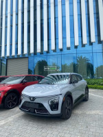 VinFast VF7 Eco 2025 mới