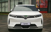 VinFast VF9 2025 trắng
