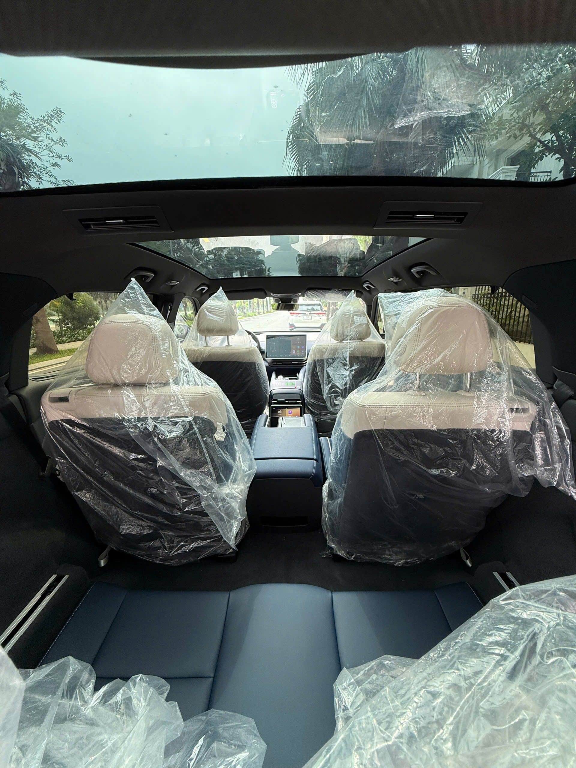 VinFast VF9 2025 Plus - 26000 km1