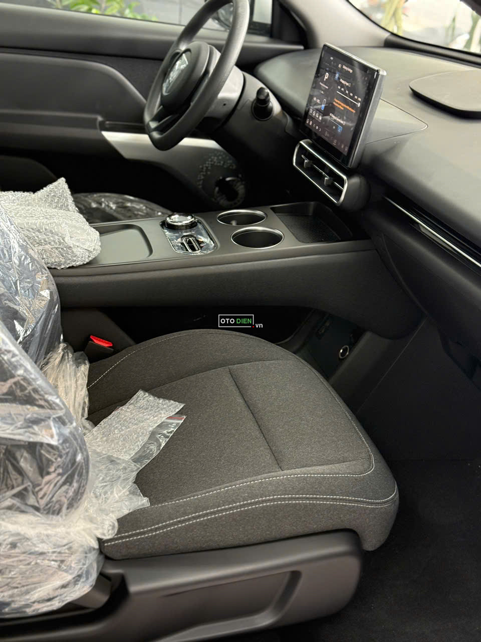 VinFast Limo Green 2025 - 10 km1