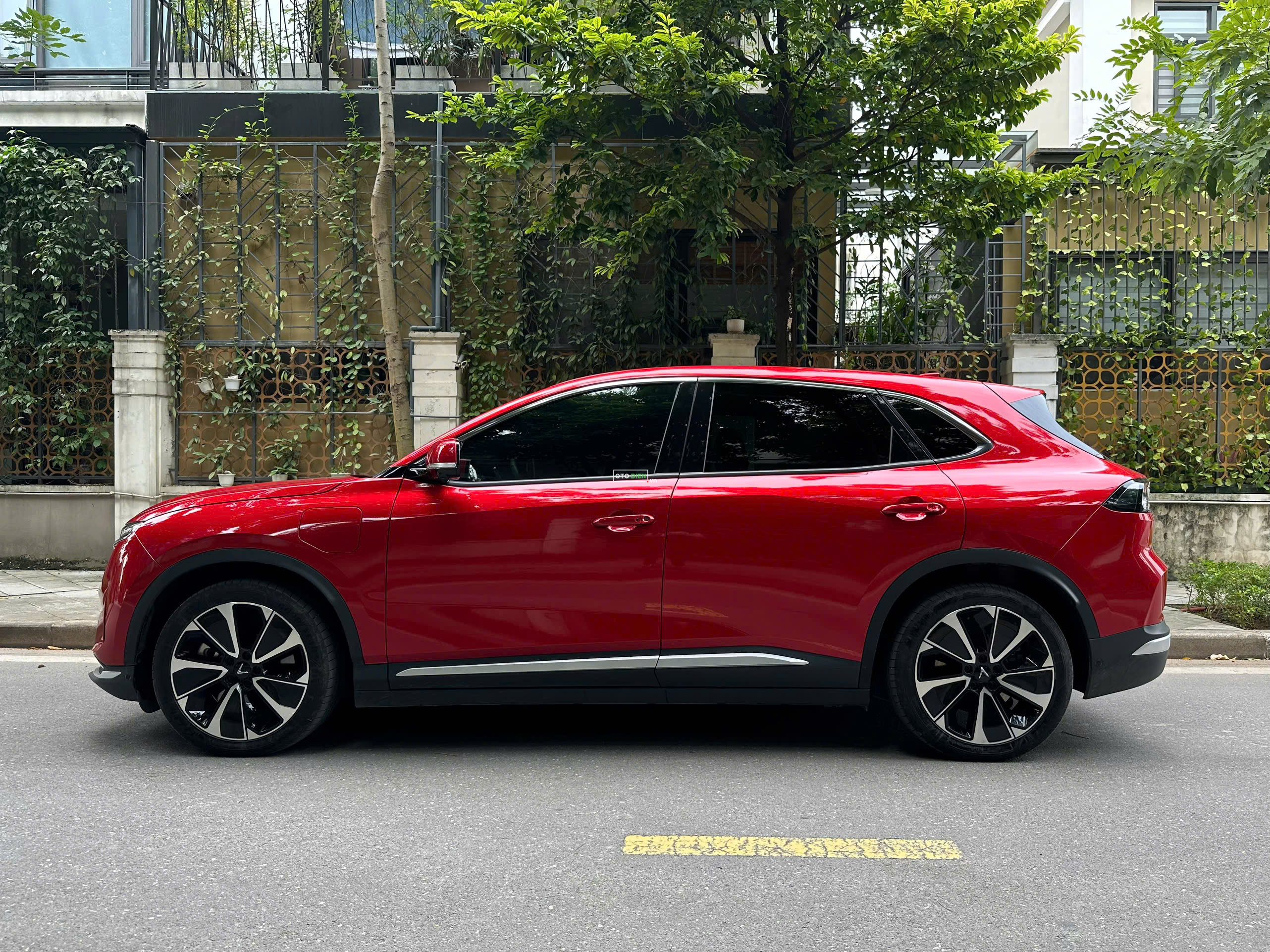 VinFast VF8 2025 Plus - 14000 km4