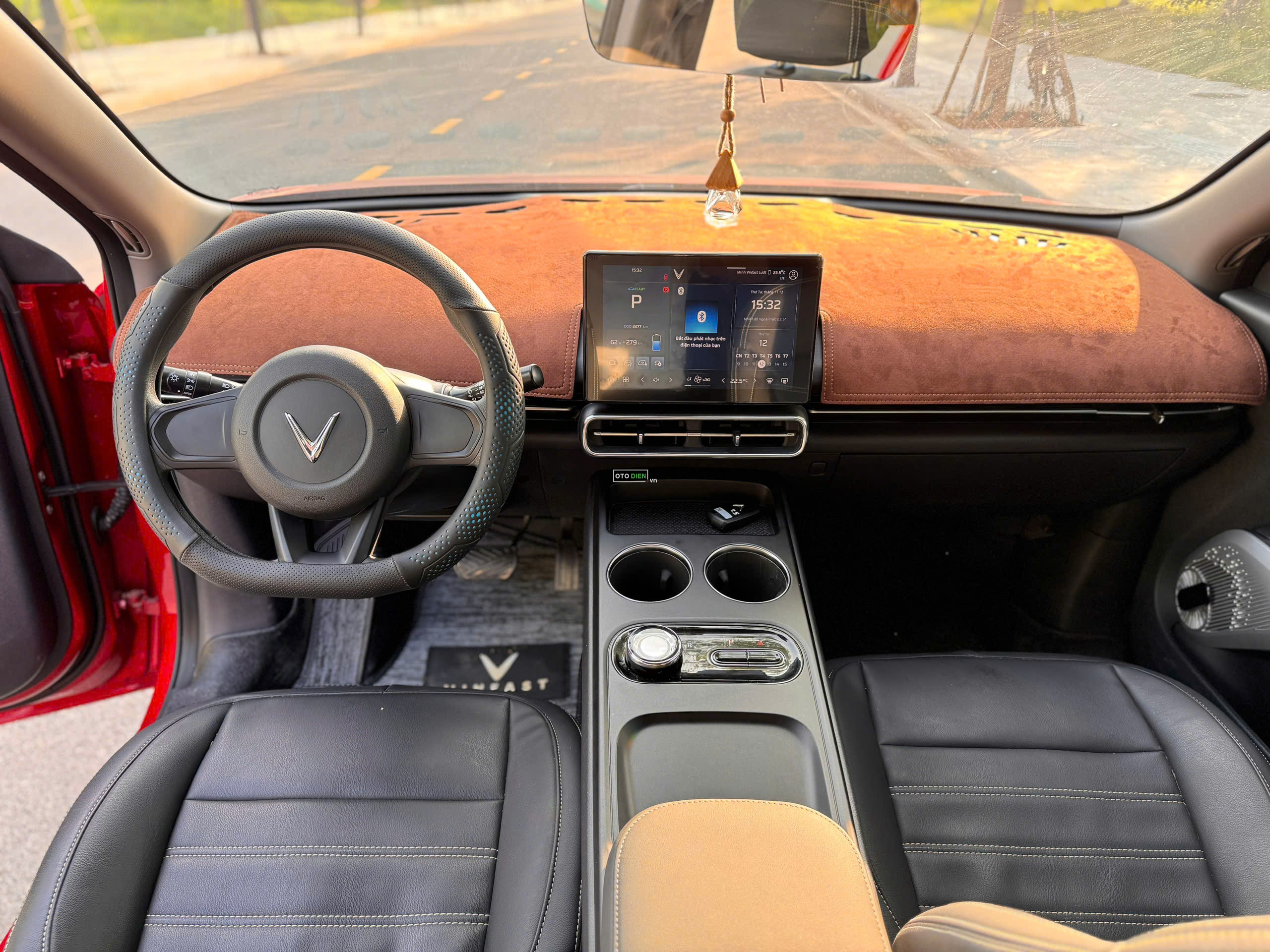 VinFast Limo Green 2025 - 2000 km6