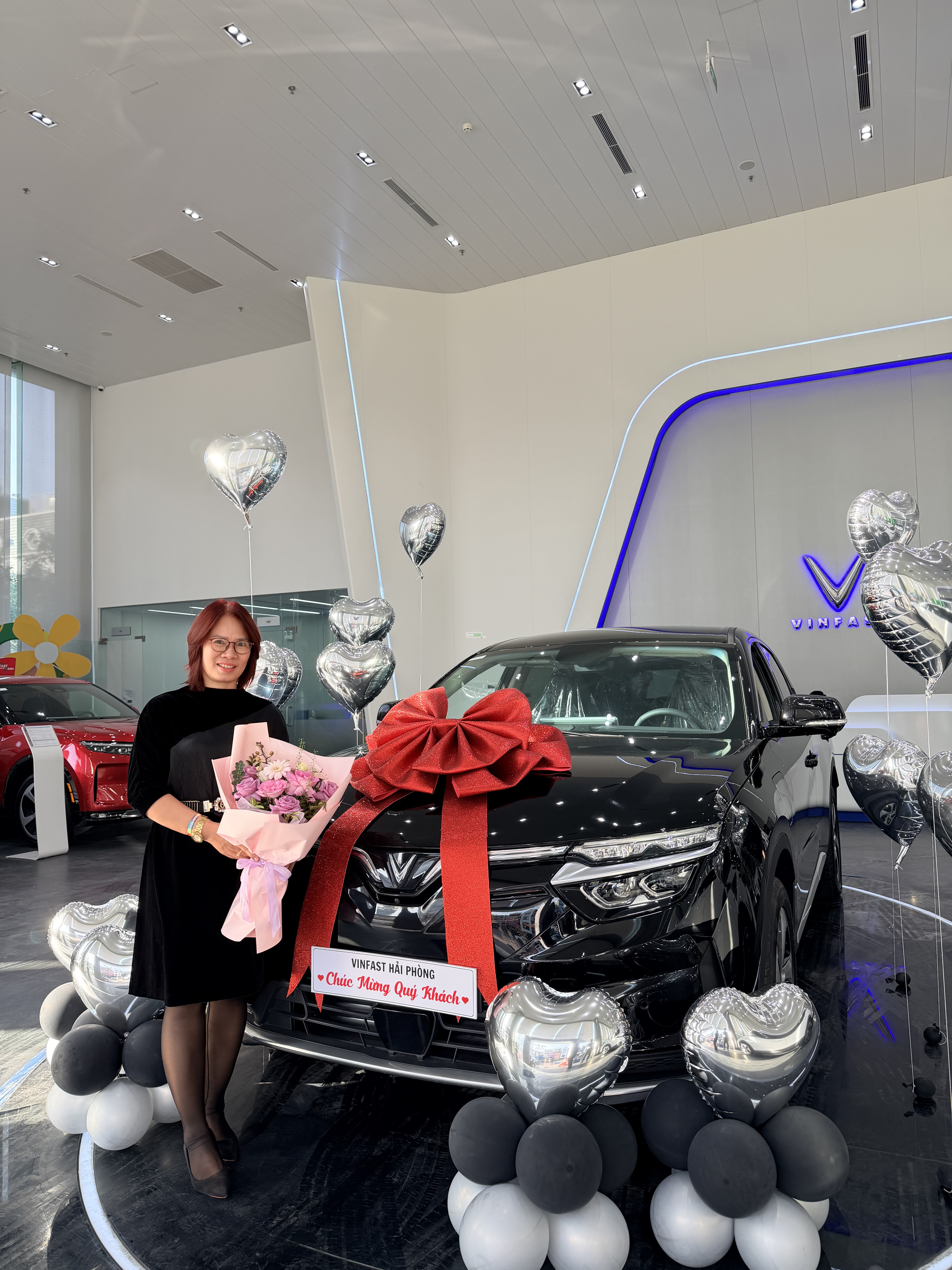 VF8 eco đen giá tốt1