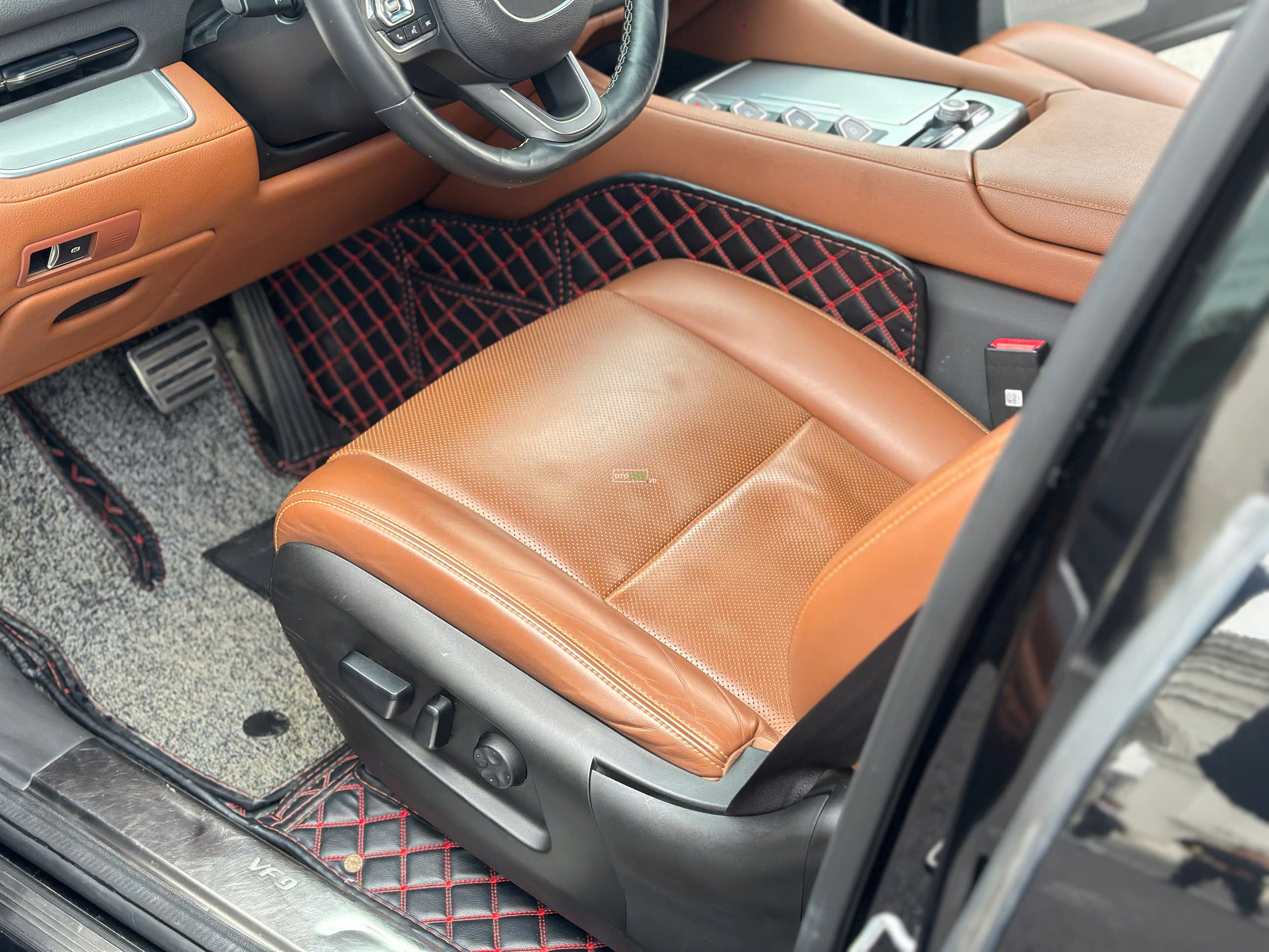 VinFast VF9 2023 Plus - 40000 km7