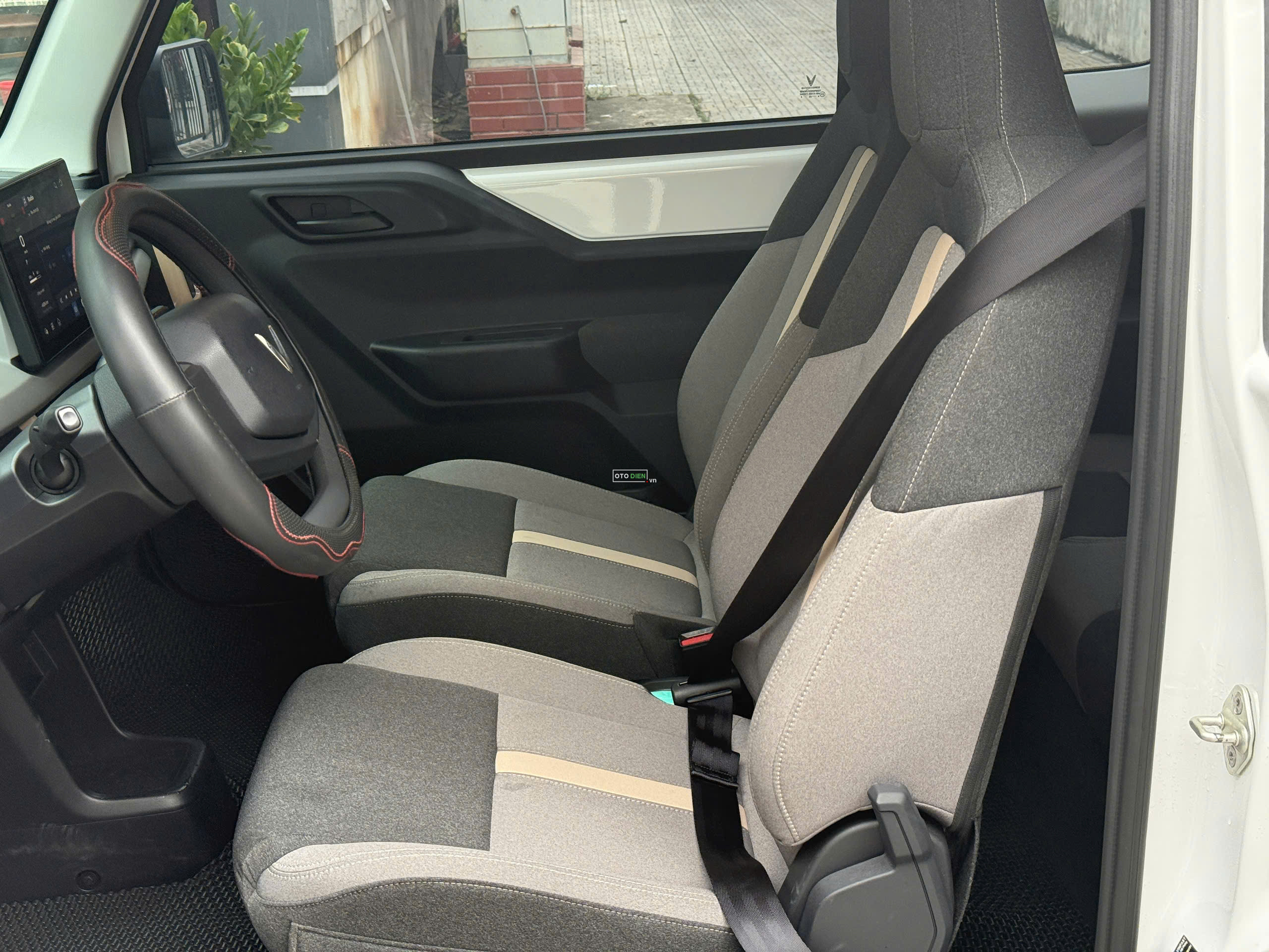 Nhận xe VF3 chỉ với 60 triệu xe xẵn hóa đơn giao ngay8