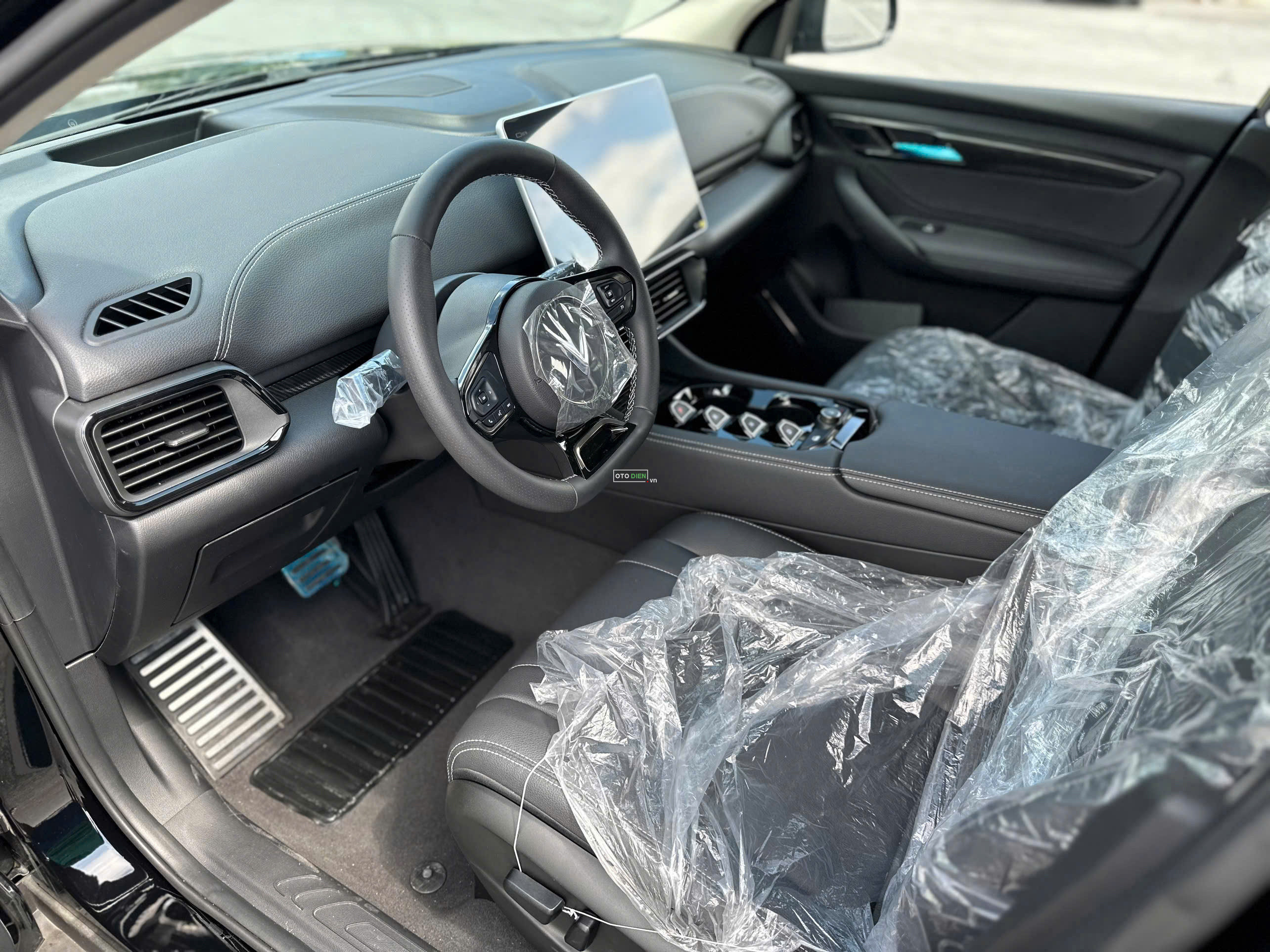 VinFast VF8 2024 Eco - 27 km5