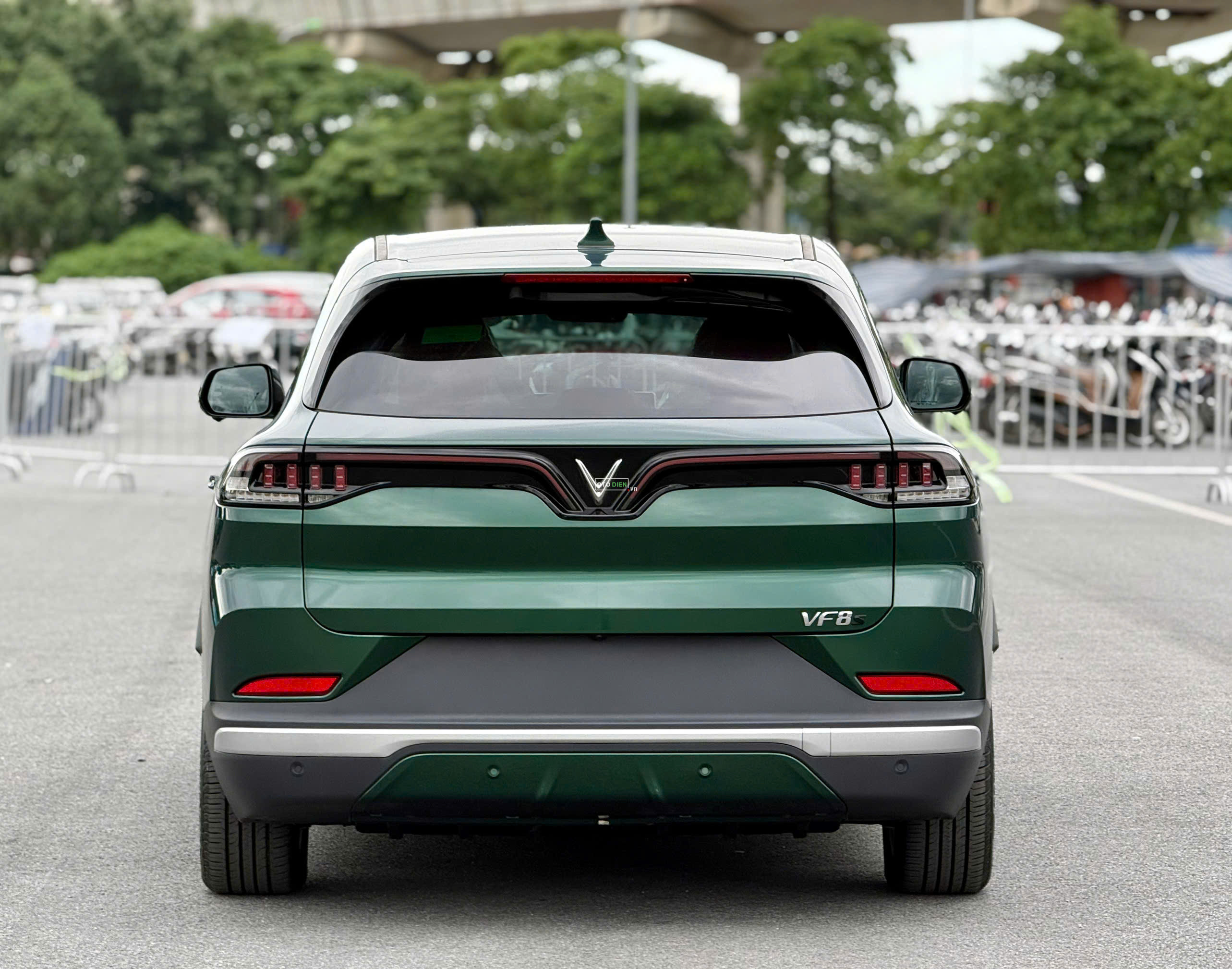 VinFast VF8 2024 Eco - 25 km6