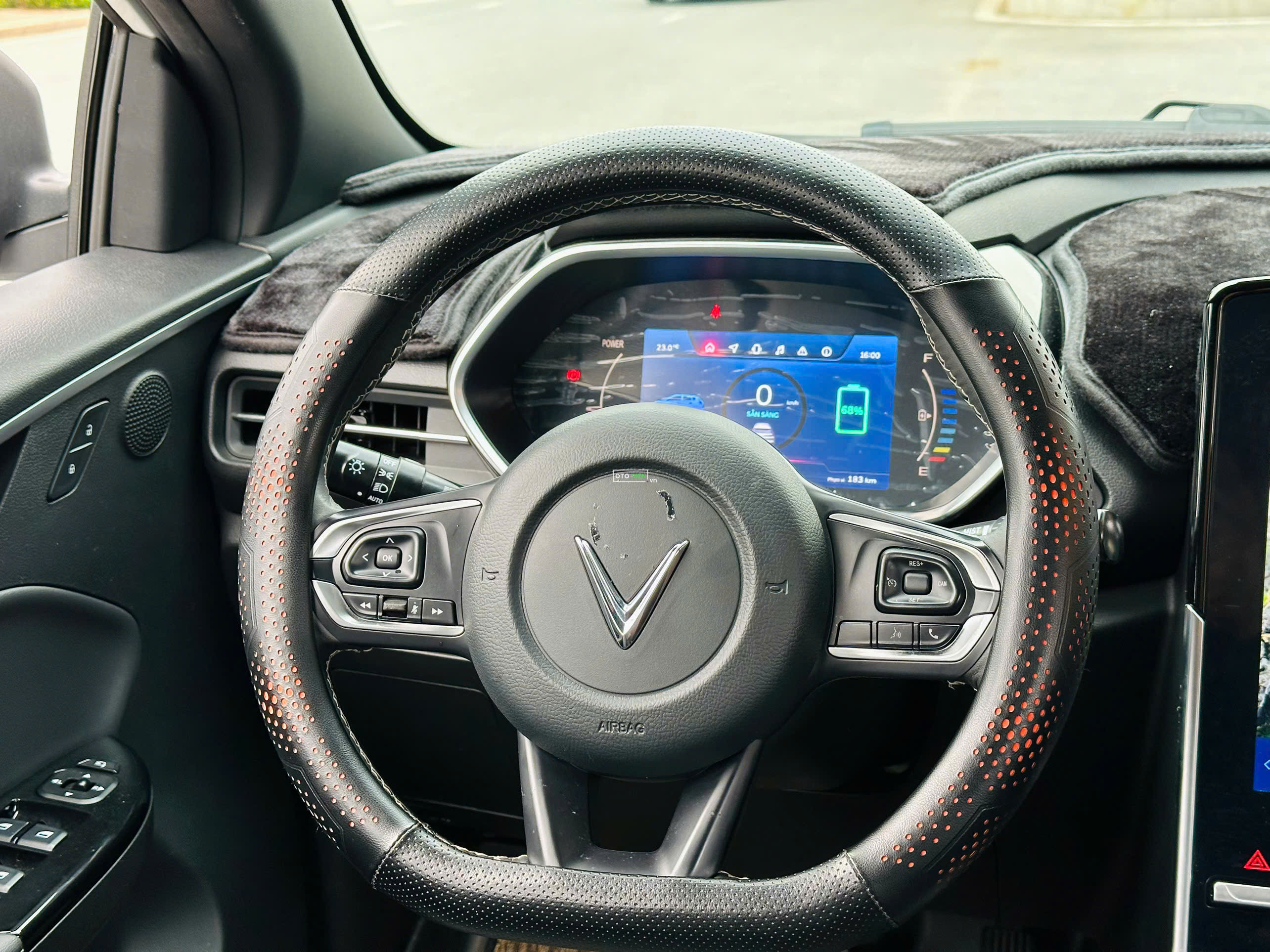 VinFast VFe34 2025 - 37000 km5