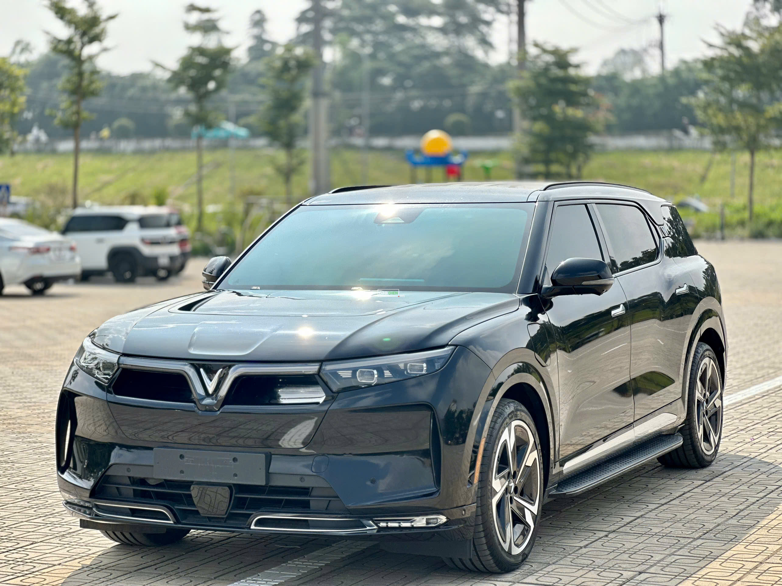 VinFast VF9 2024 Plus - 9000 km1