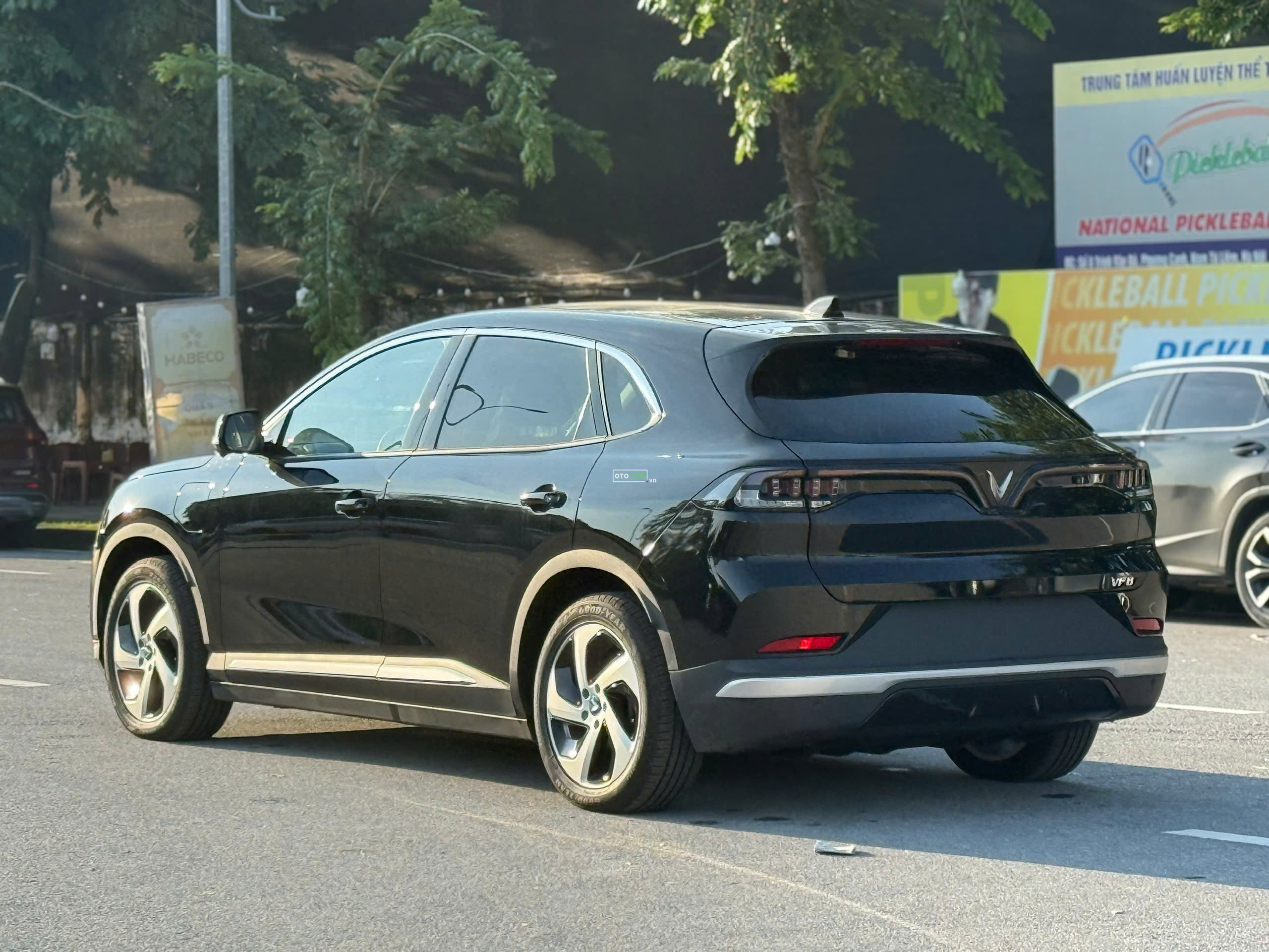 VinFast VF8 2024 Eco - 27 km3