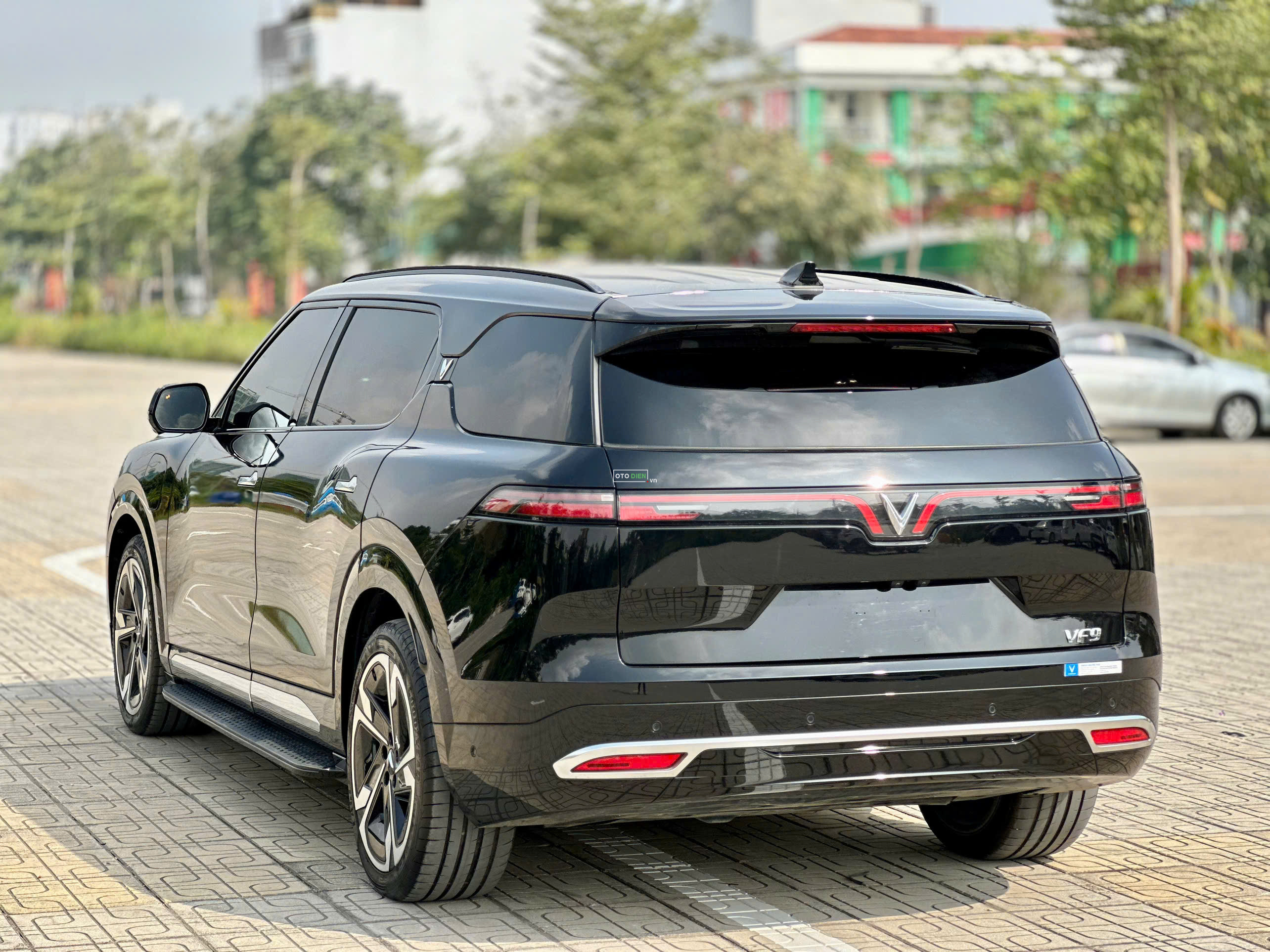 VinFast VF9 2024 Plus - 9000 km9