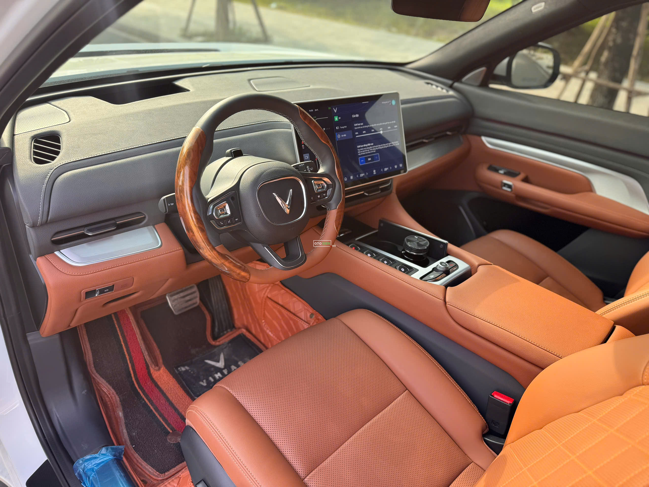 VinFast VF9 2025 Plus - 1500 km9