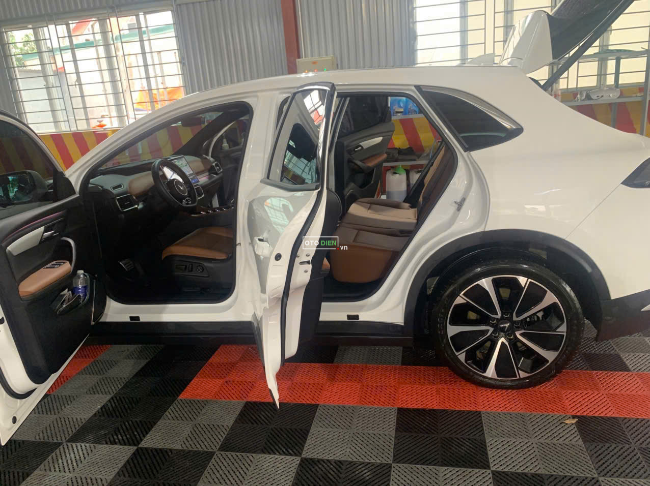 VinFast VF8 2025 Plus - 15000 km1