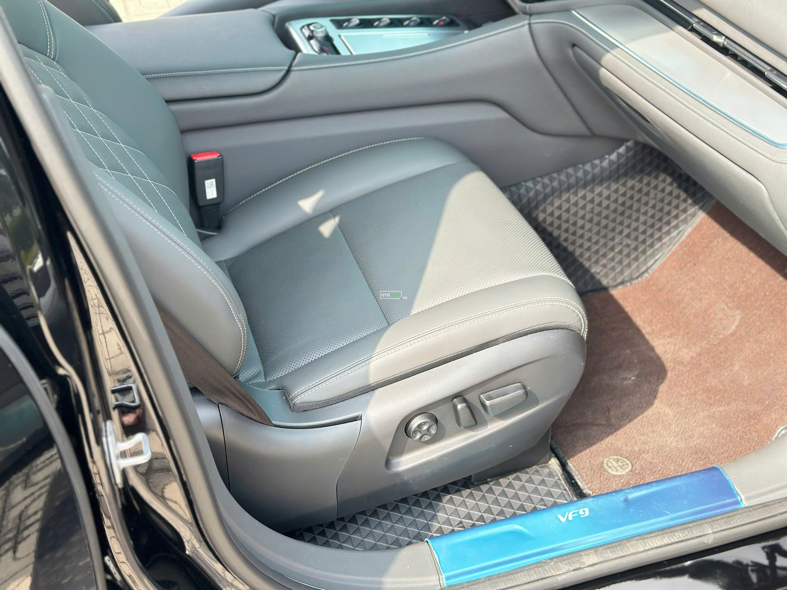 VinFast VF9 2024 Plus - 9000 km7