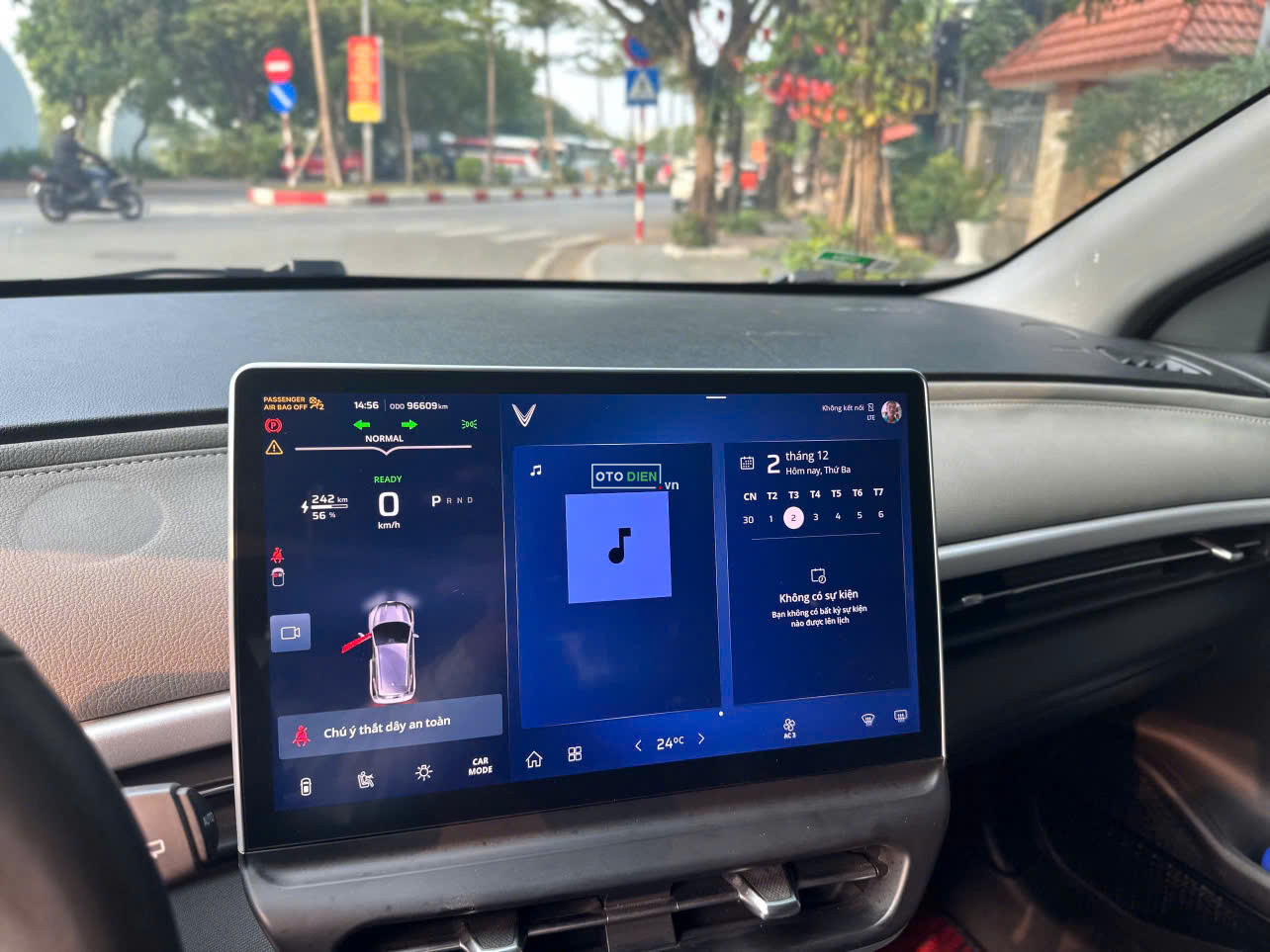 VinFast VF6 2024 Eco - 96000 km4