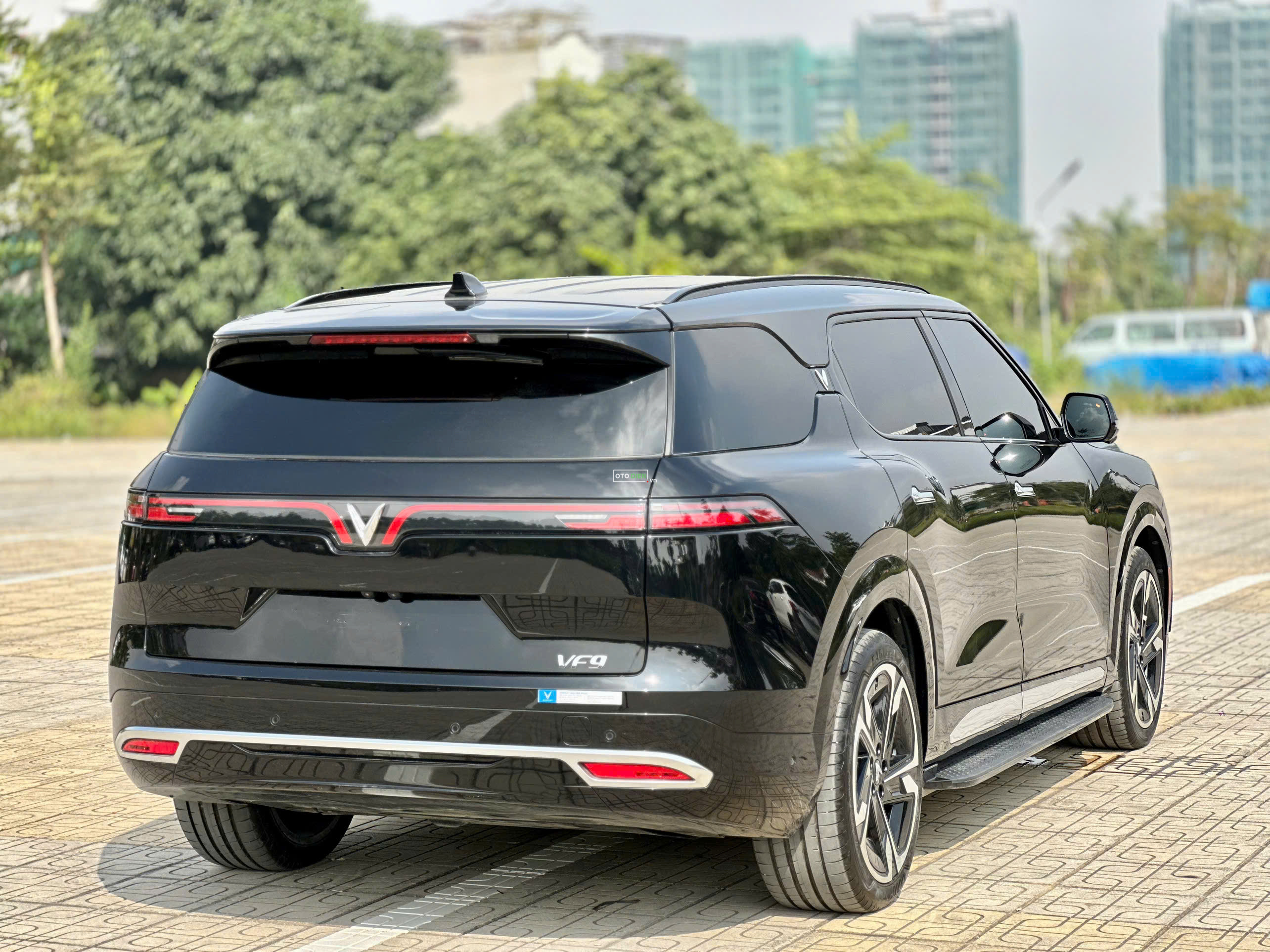 VinFast VF9 2024 Plus - 9000 km3