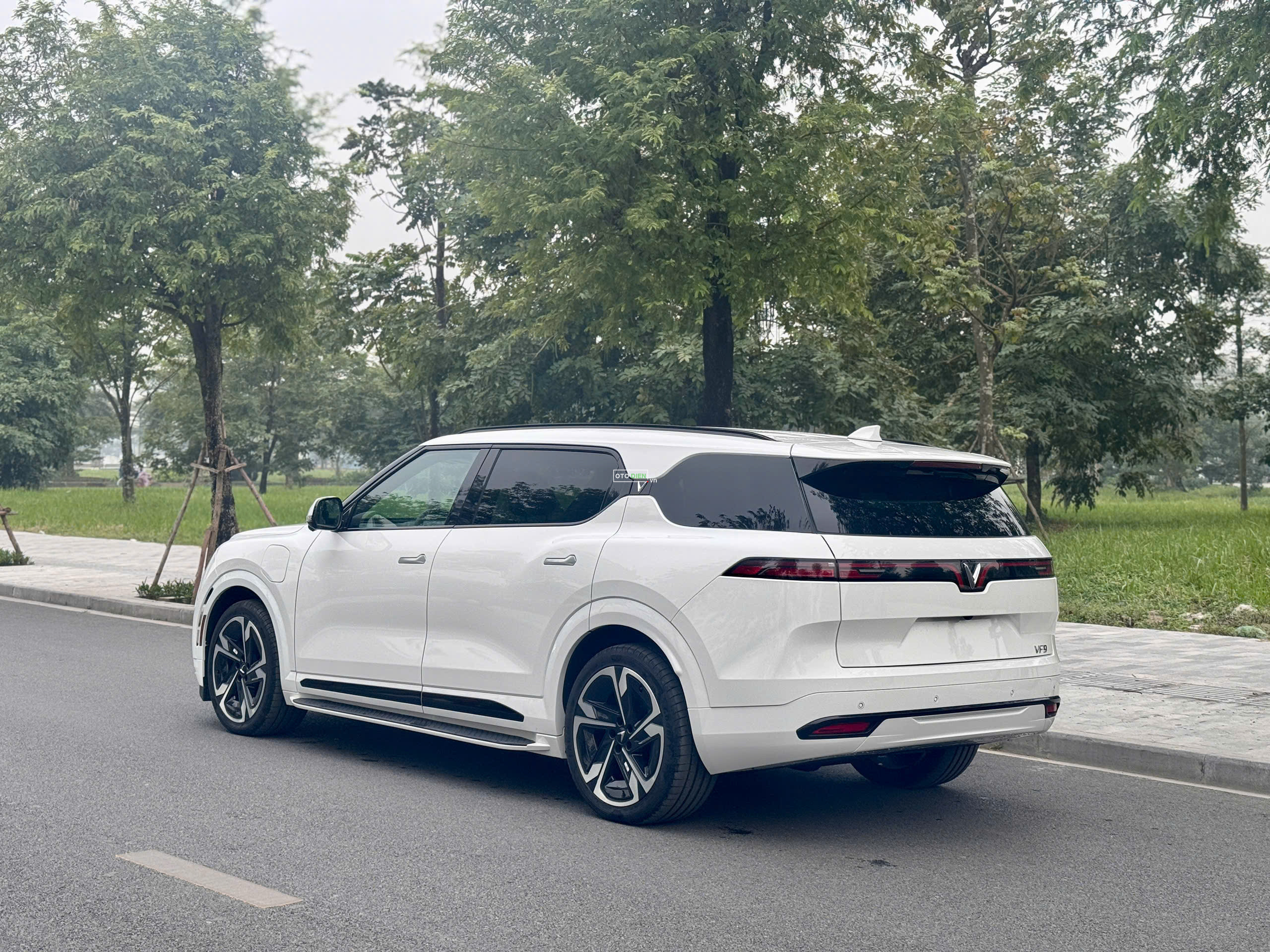 VinFast VF9 2025 Plus - 0 km4
