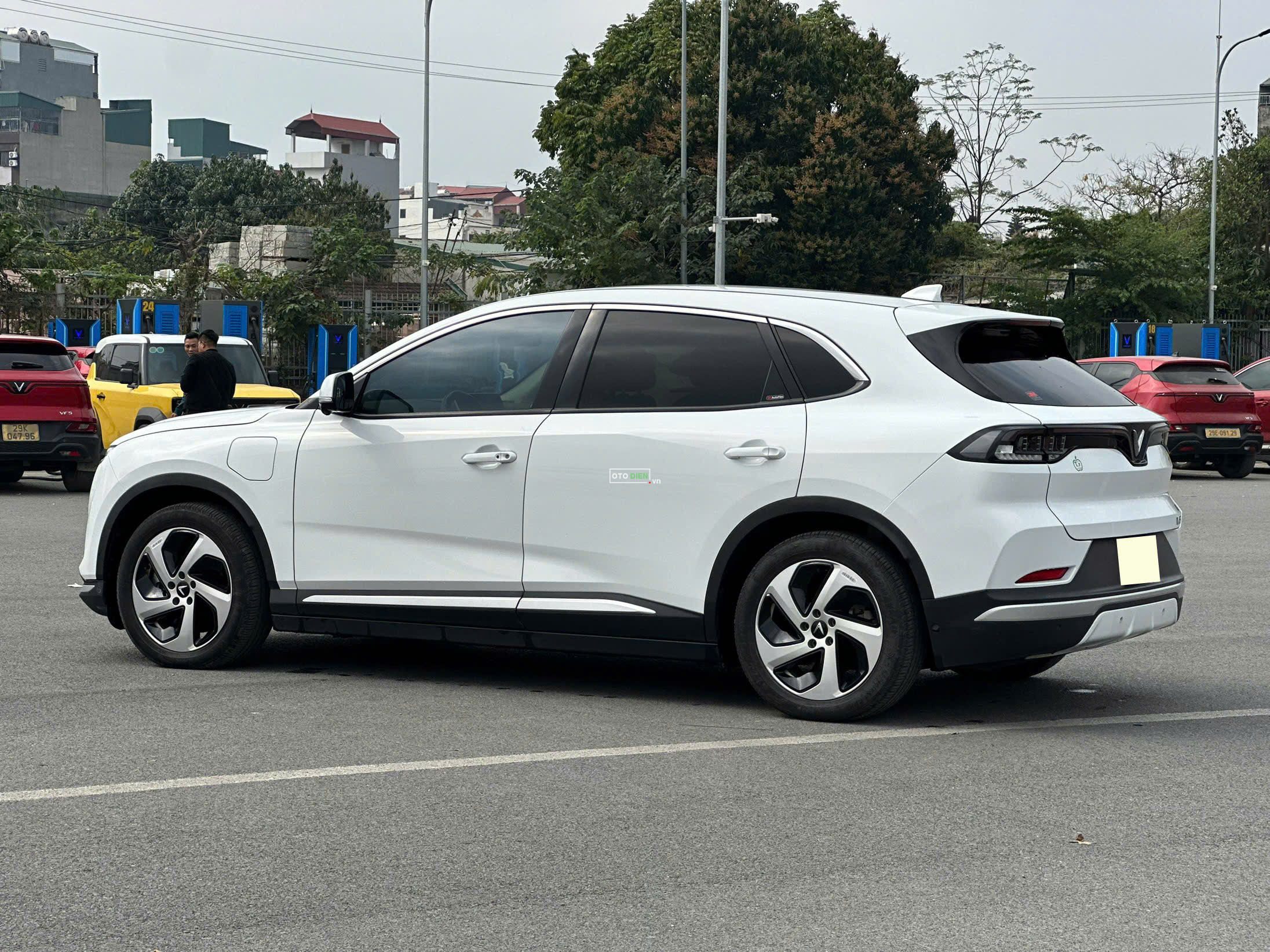 VinFast VF8 2023 Eco - 30000 km1