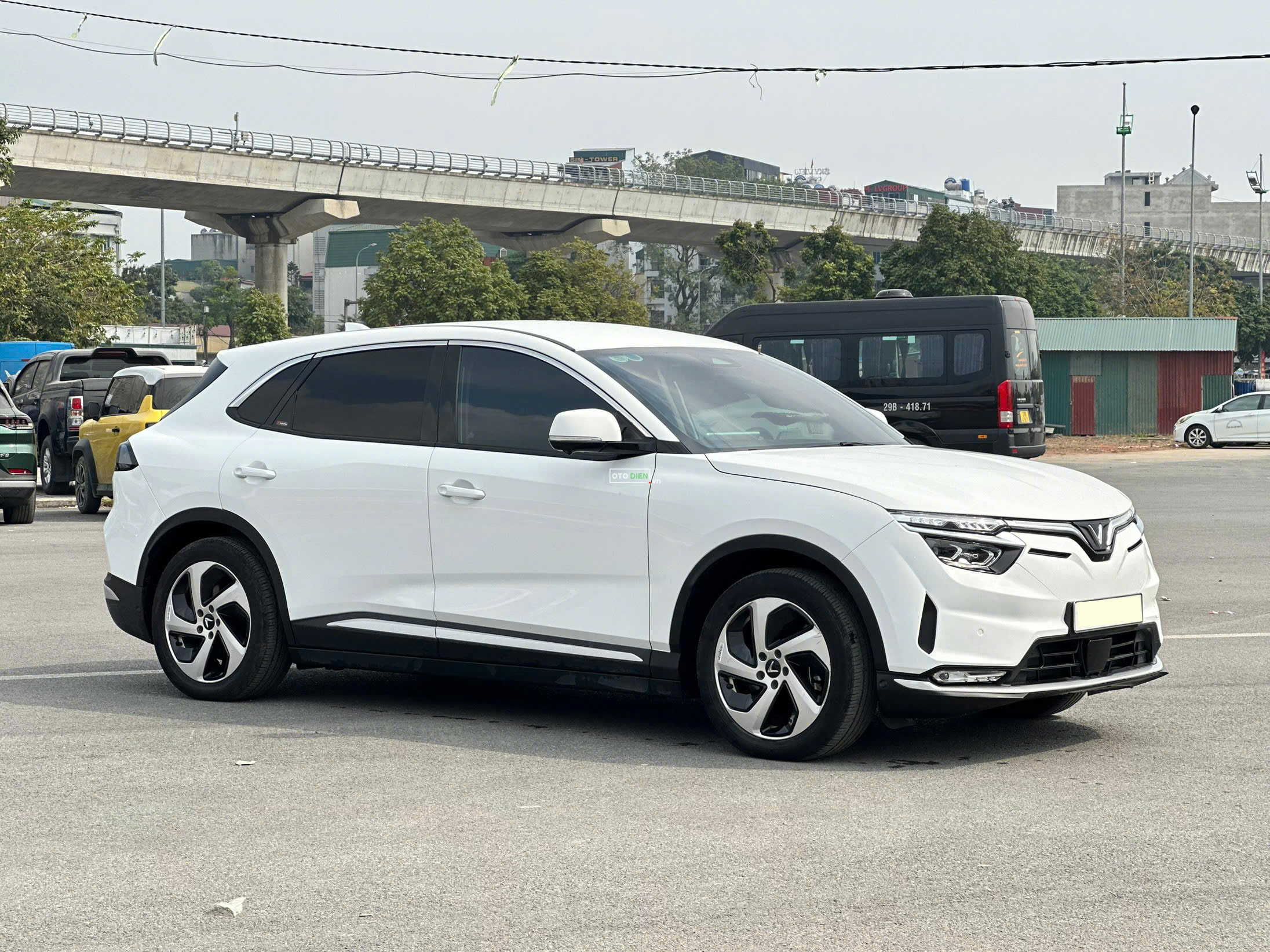 VinFast VF8 2023 Eco - 30000 km0