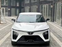 VinFast VF7 2025 Eco - 18000 km