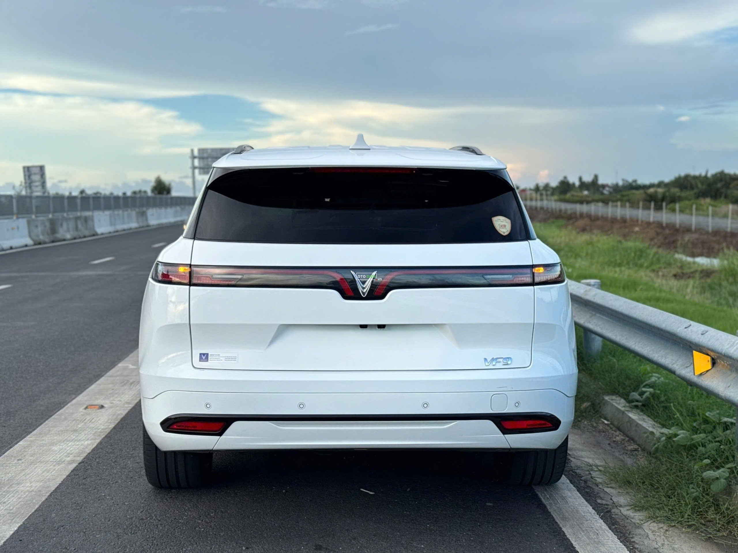 VinFast VF9 2025 Plus - 21000 km3