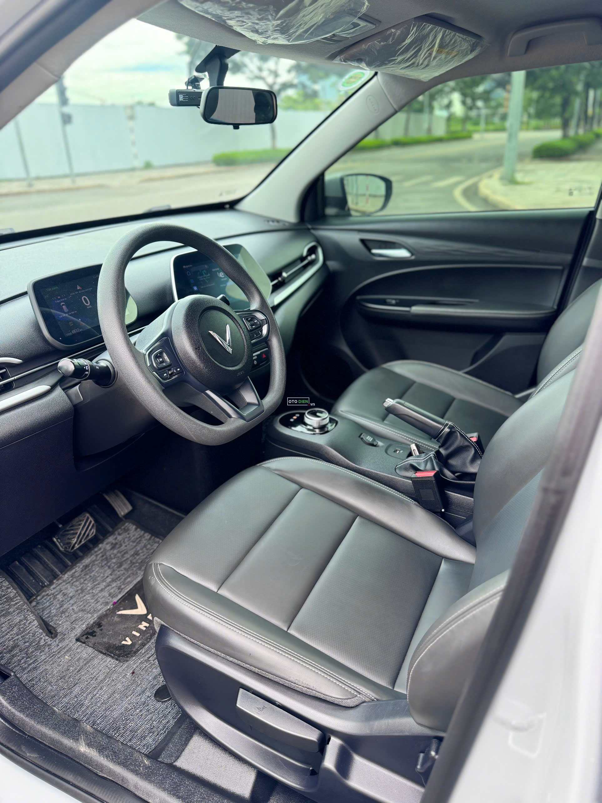 VinFast VF5 2025 Plus - 6000 km5