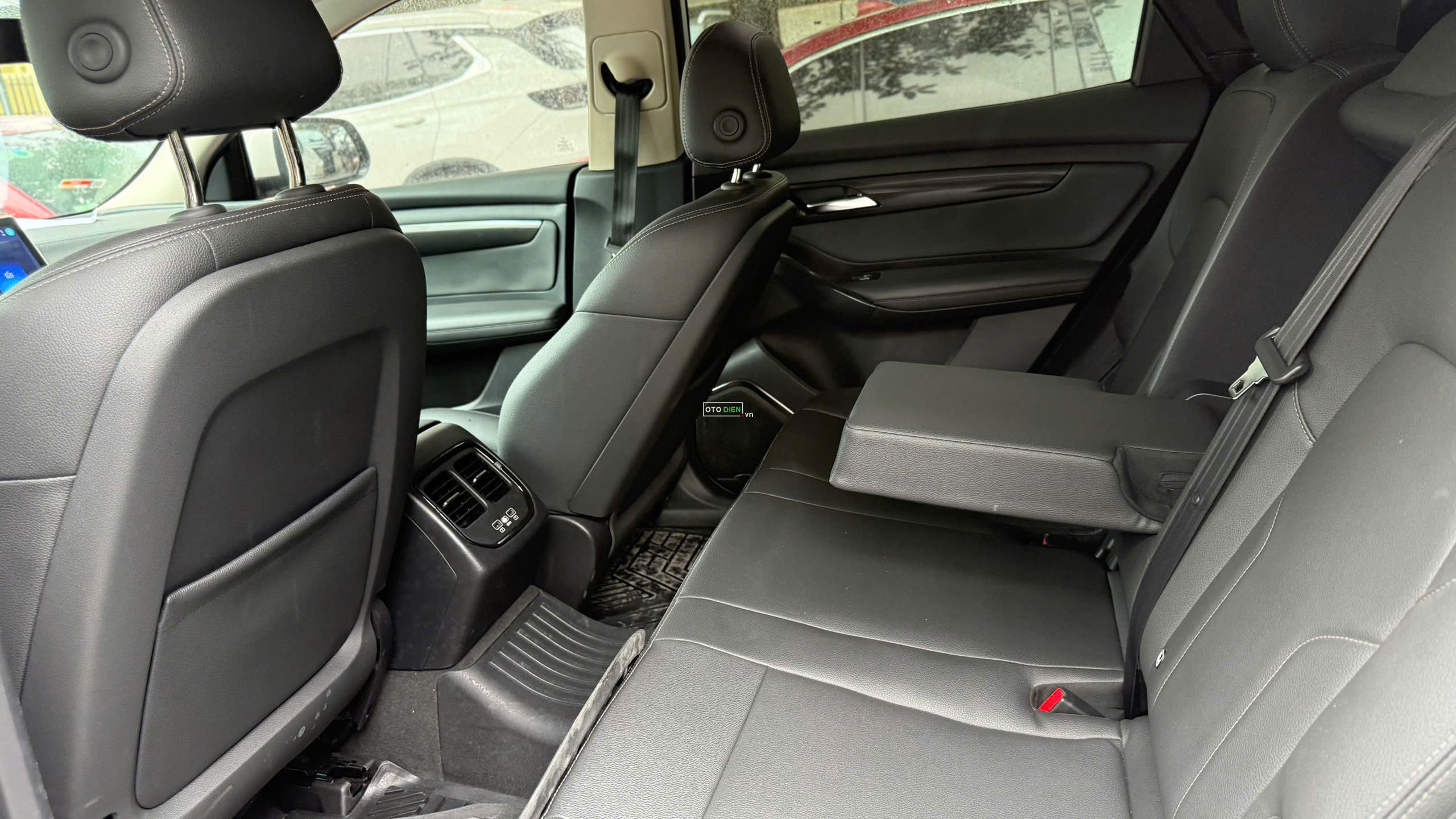 VinFast VF8 2023 Eco - 40000 km5