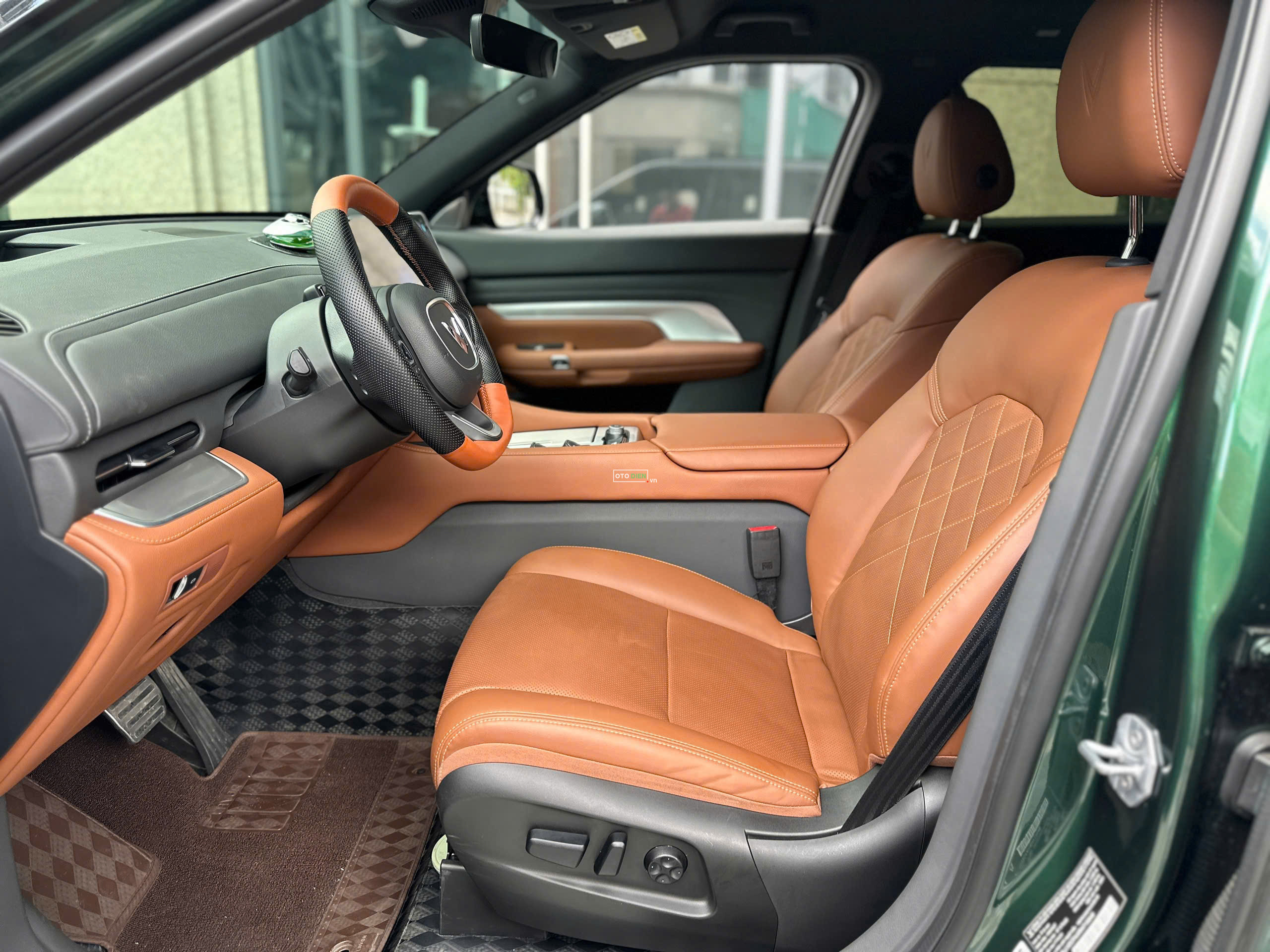 VinFast VF9 2024 Plus - 15000 km5