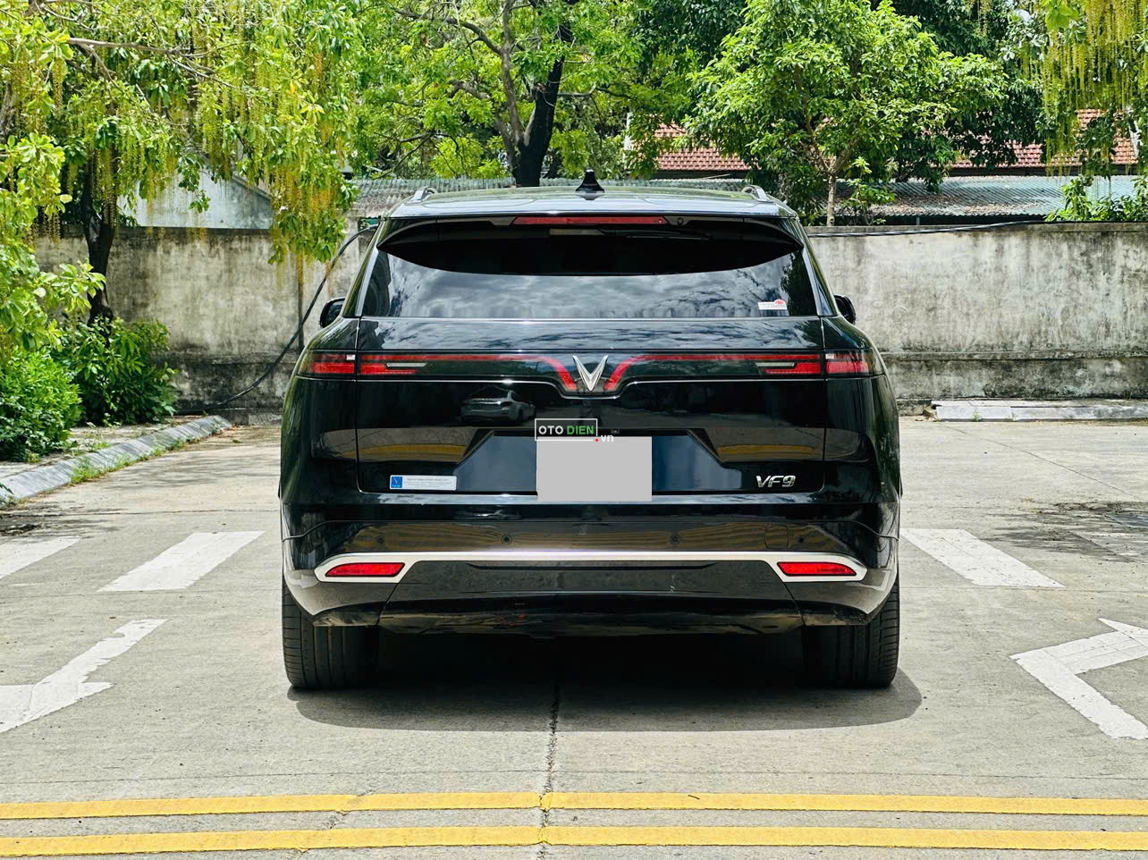 VinFast VF9 2023 Plus - 6000 km4