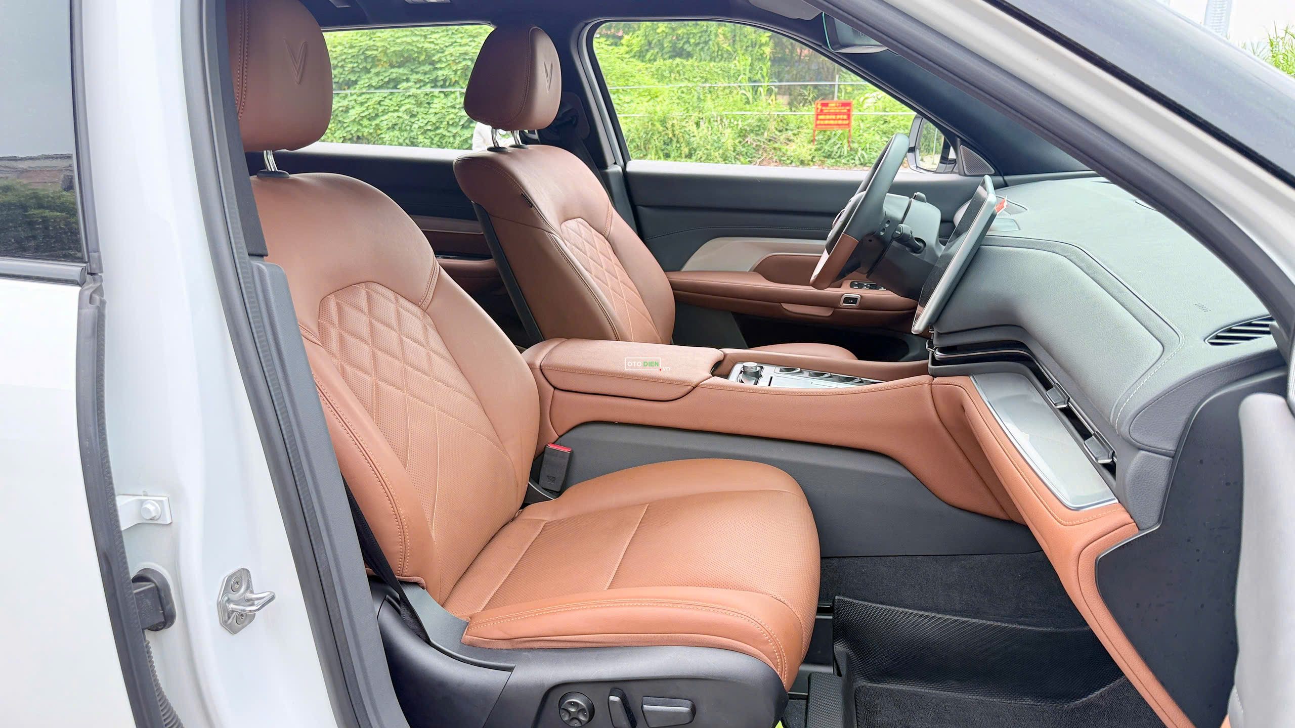 VinFast VF9 2025 Plus - 70000 km6