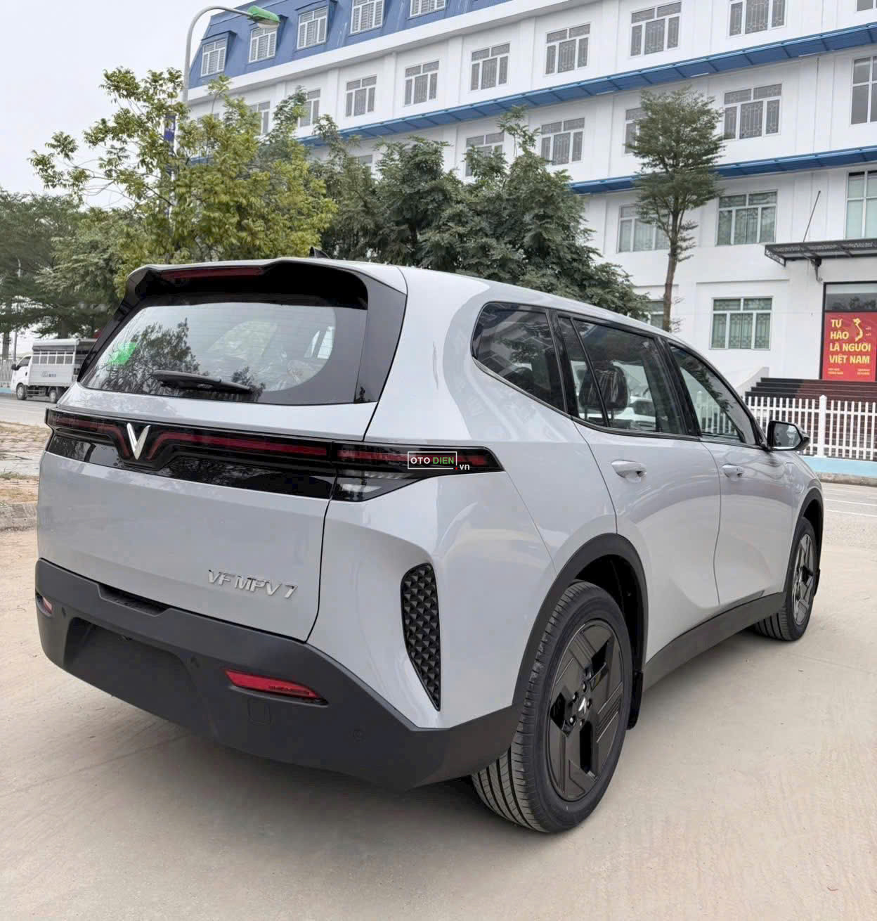 🚗 VinFast VF MPV 7 Mới – Ưu Đãi Đến 14% Tháng 062