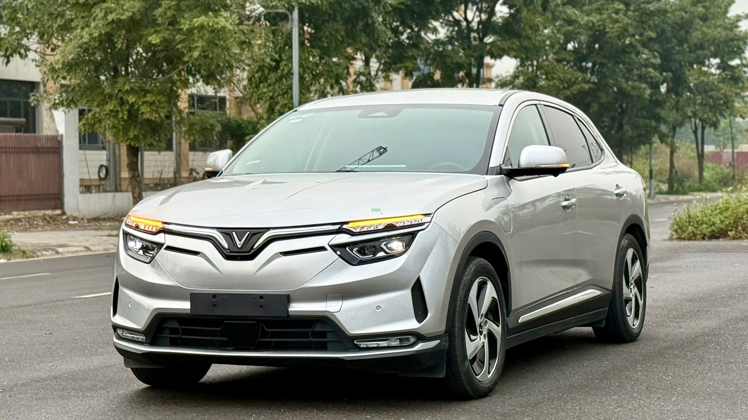 VinFast VF8 2022 Eco - 70000 km0