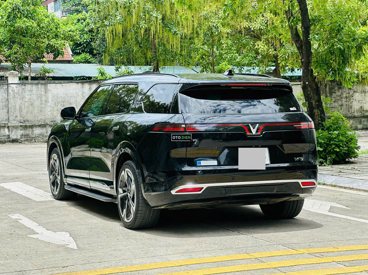 VinFast VF9 2023 Plus - 6000 km3