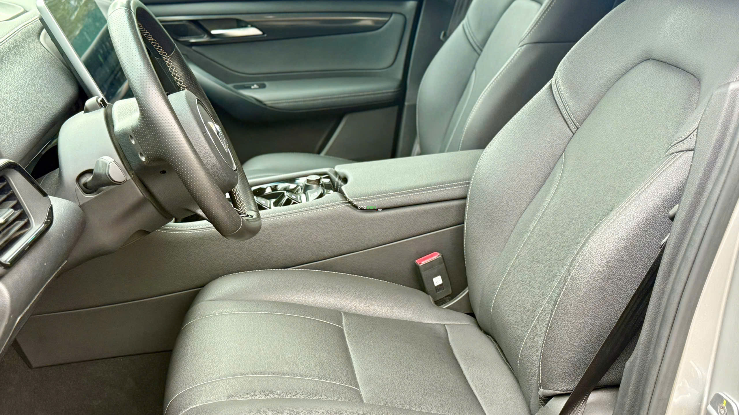 VinFast VF8 2022 Eco - 70000 km6
