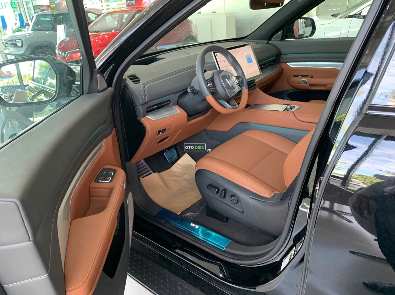 🚗 VF9 PLUS MỚI 100% – ƯU ĐÃI LÊN ĐẾN 12% GIÁ XE4
