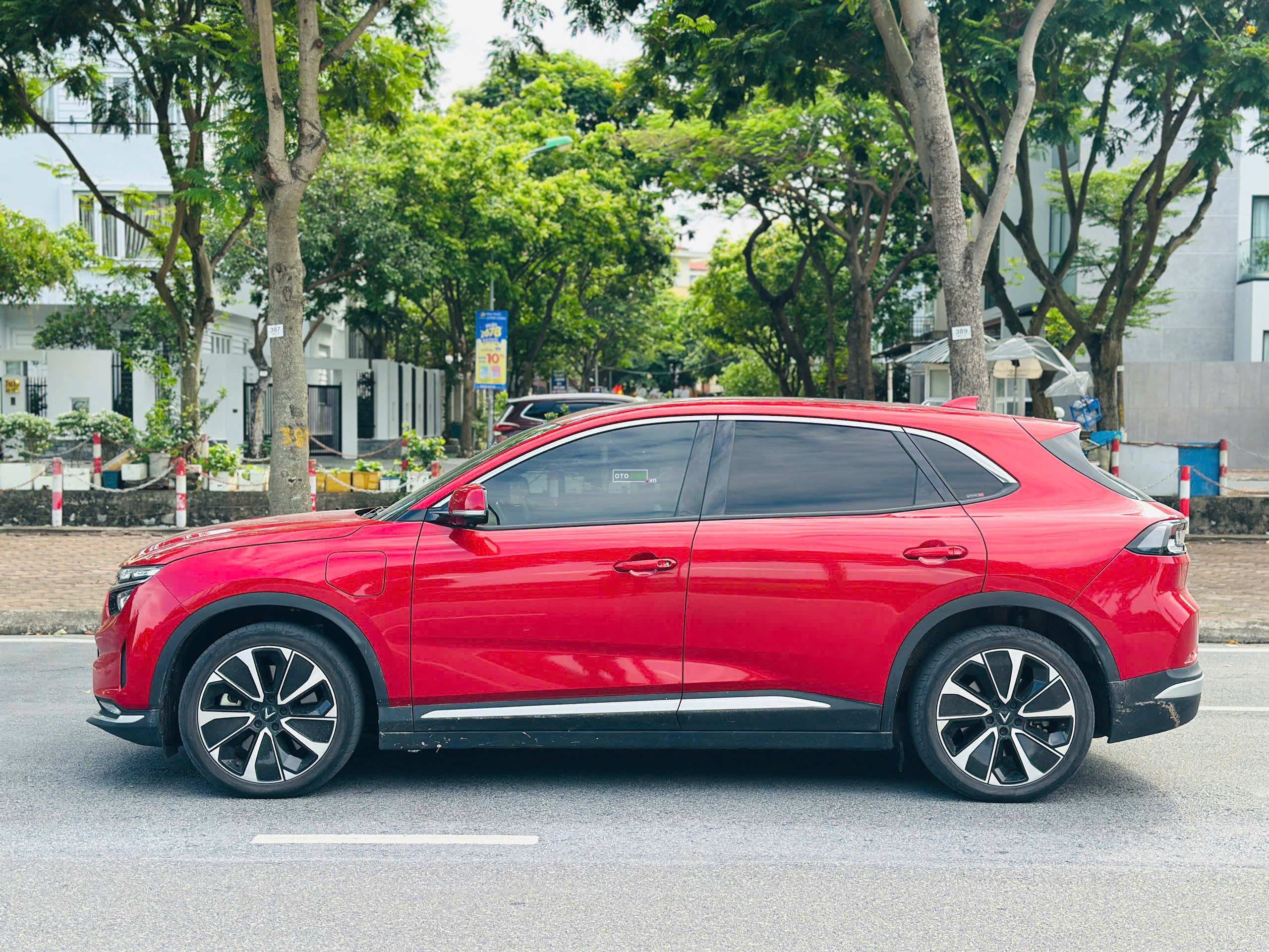 VinFast VF8 2023 Plus - 39000 km3