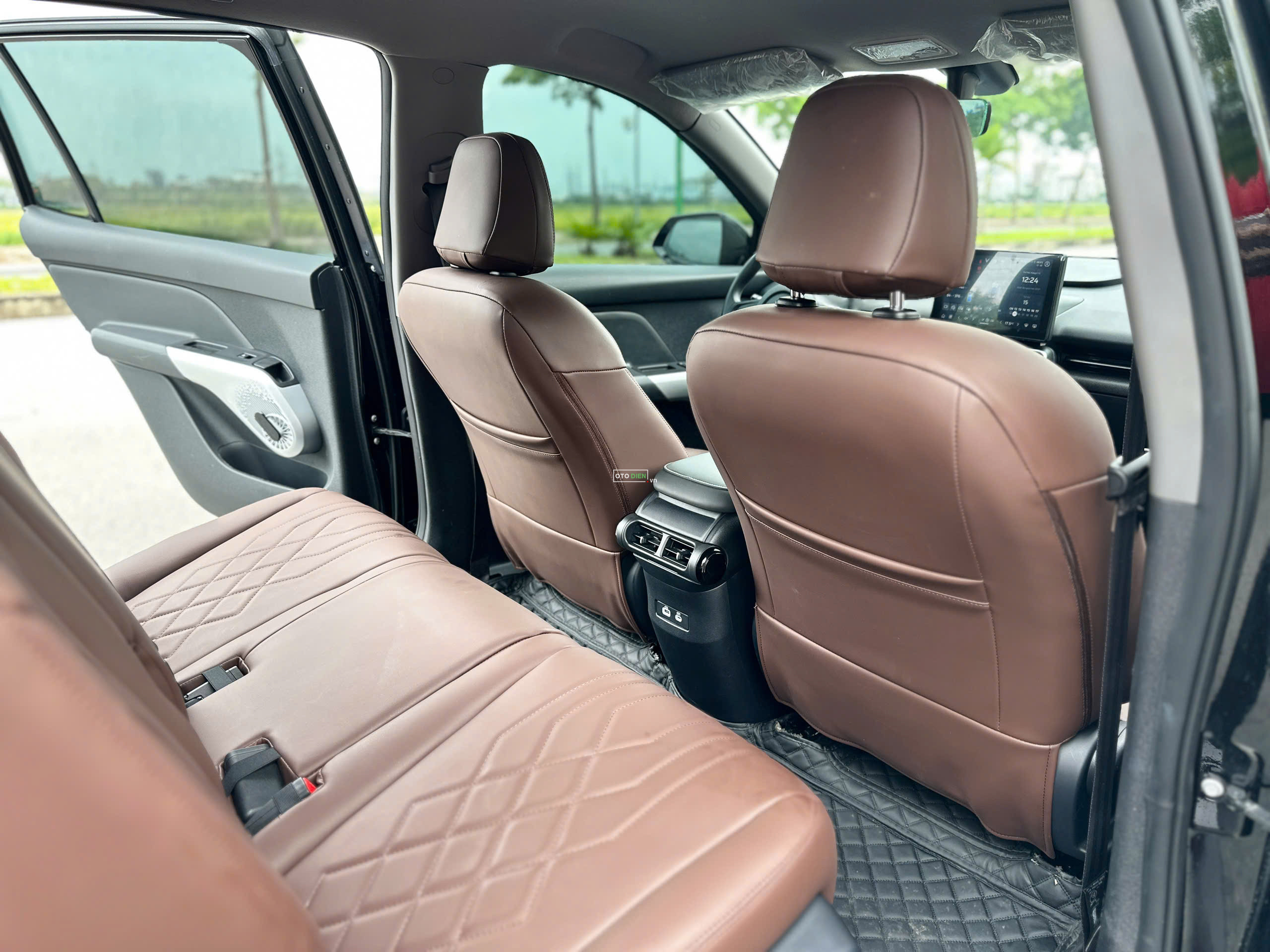 VinFast Limo Green 2025 - 17000 km9