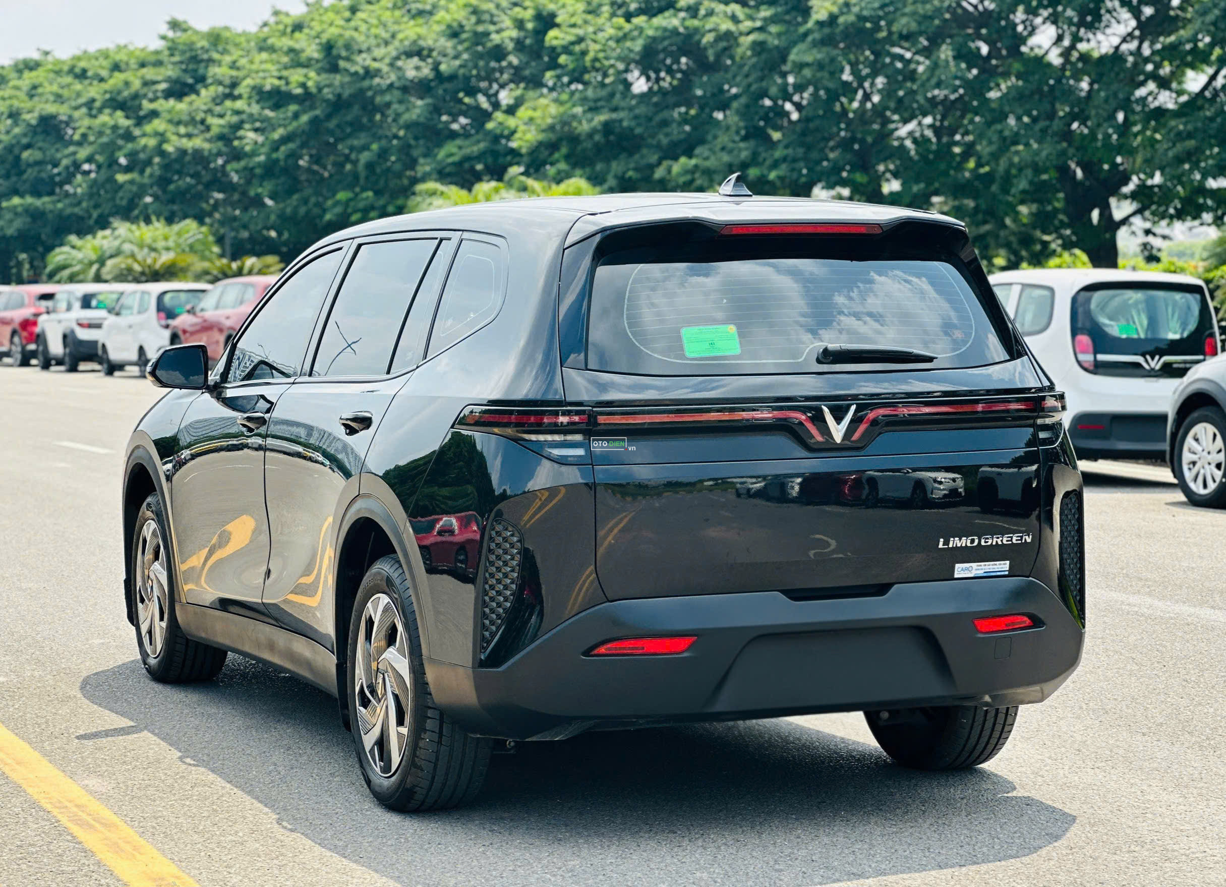 VinFast Limo Green 2025 - 11000 km3