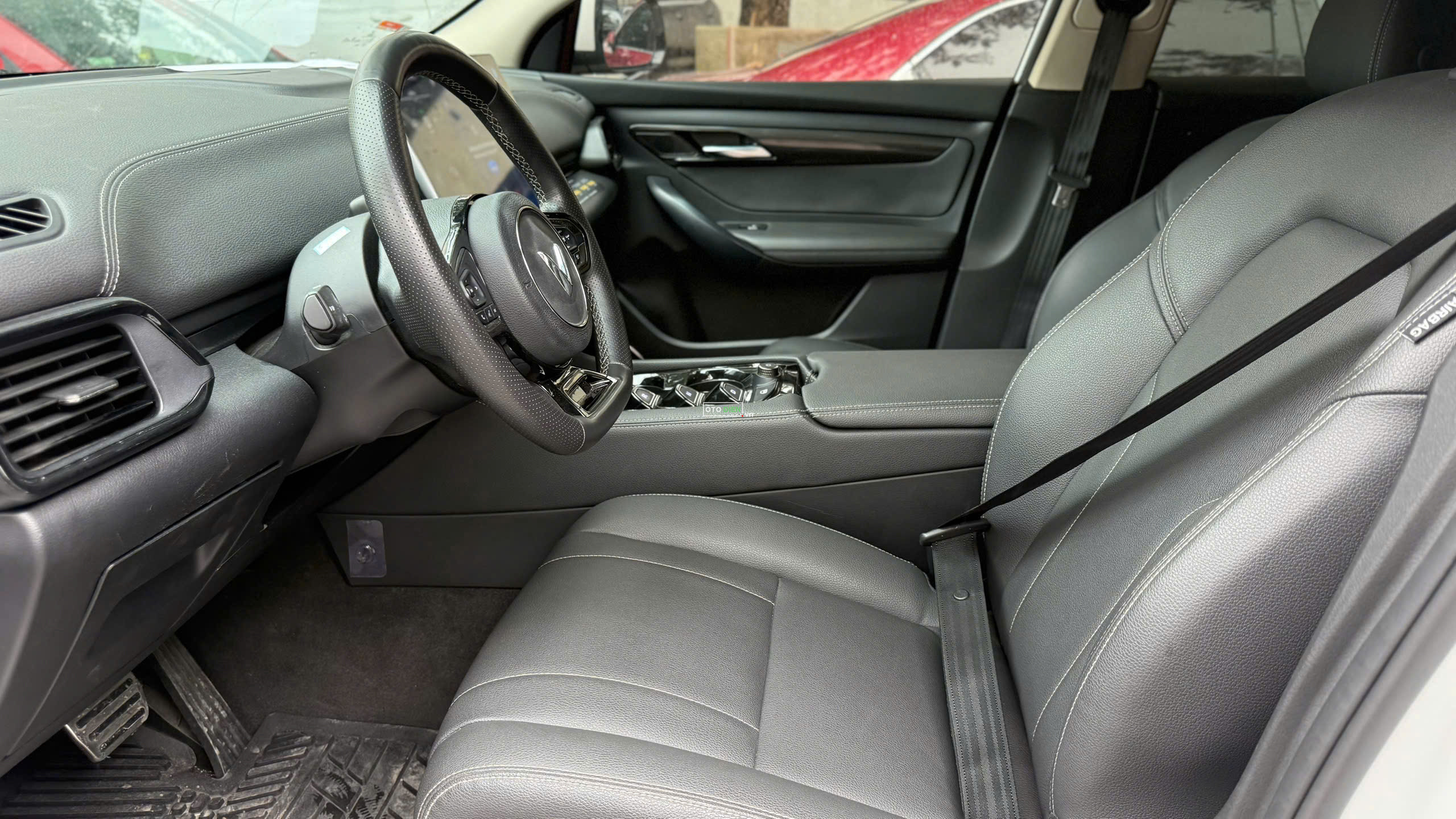 VinFast VF8 2023 Eco - 40000 km4