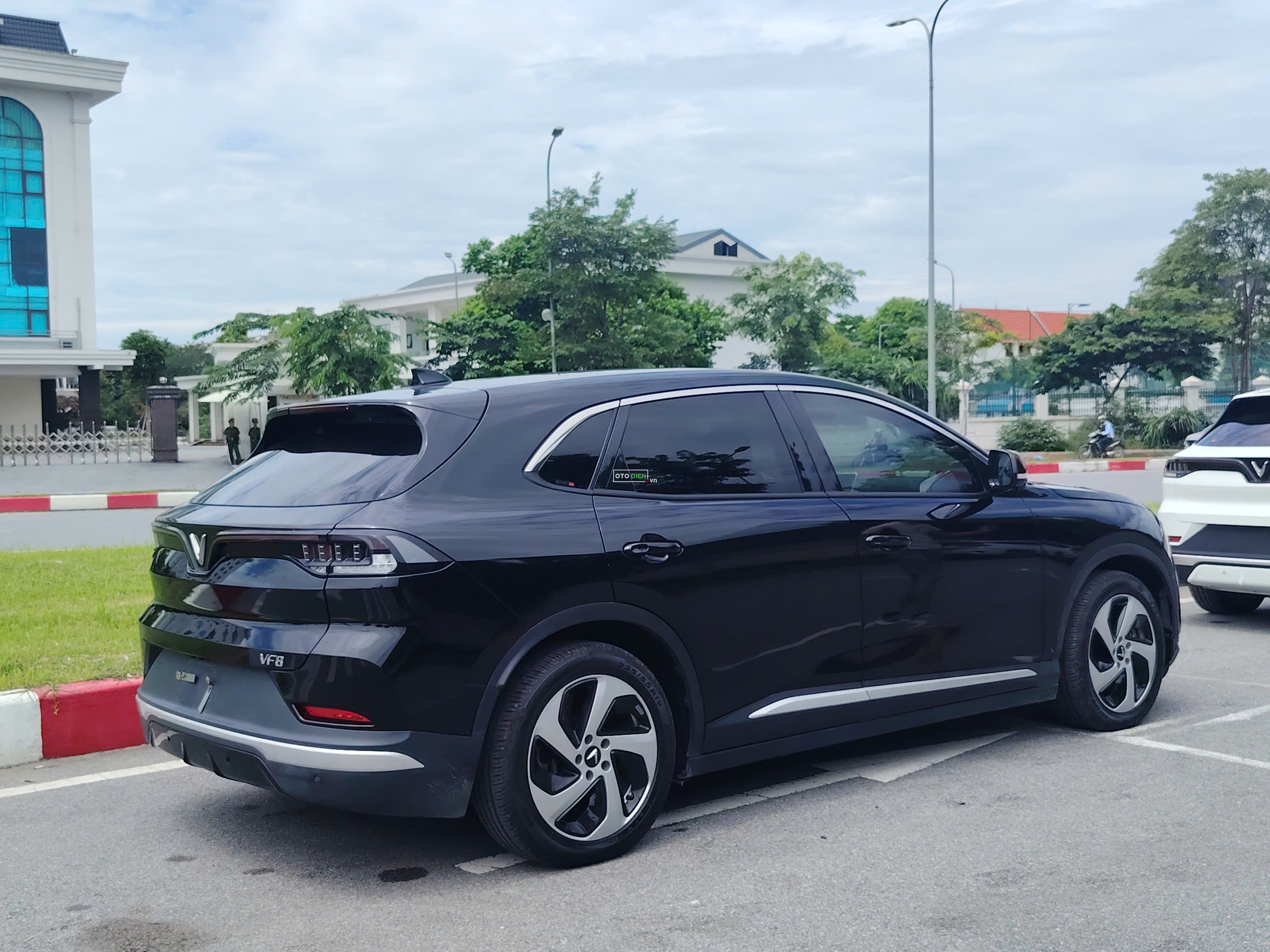 VinFast VF8 2024 Eco - 54000 km1