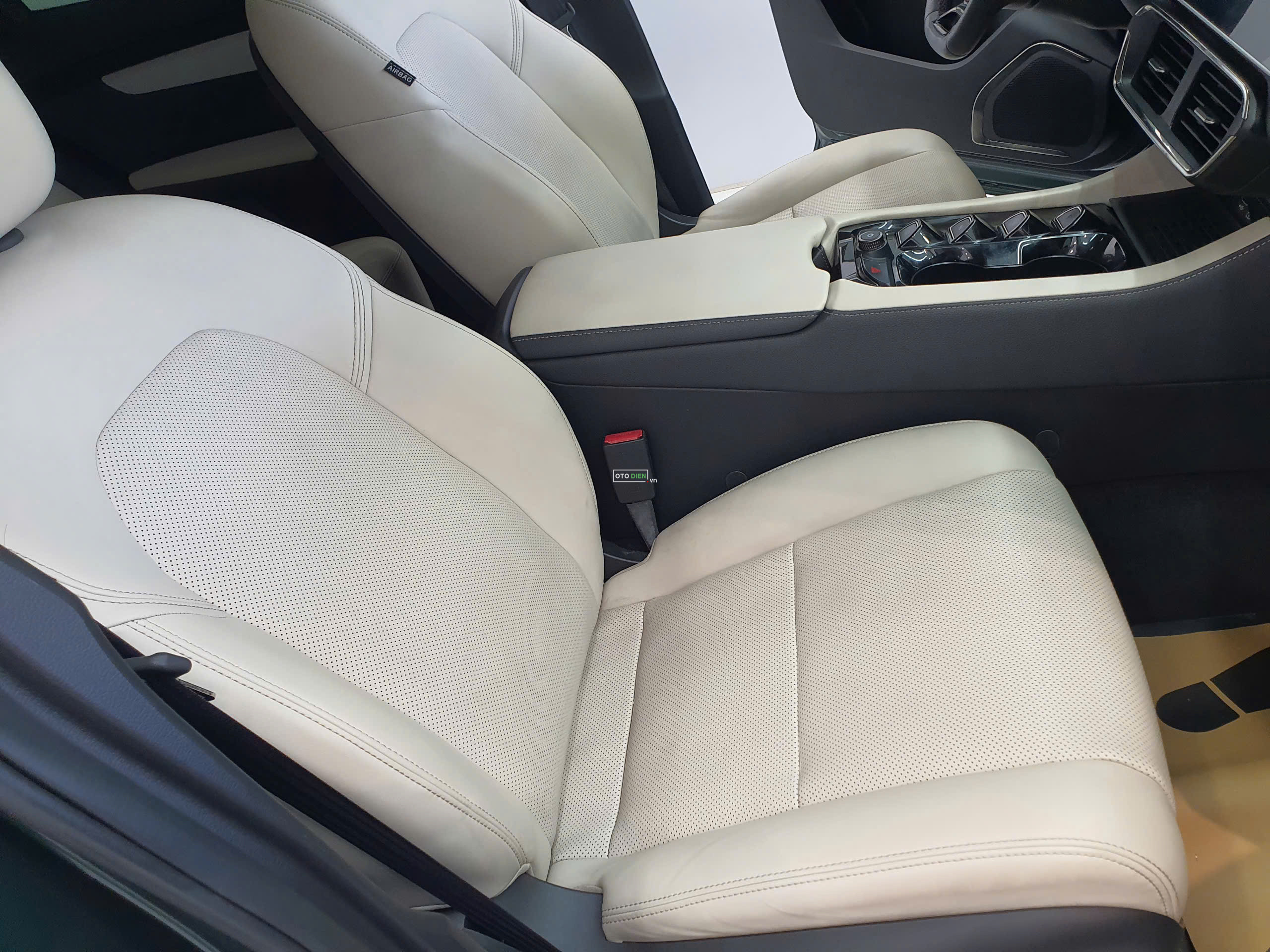 VinFast VF8 2023 Plus - 58000 km6