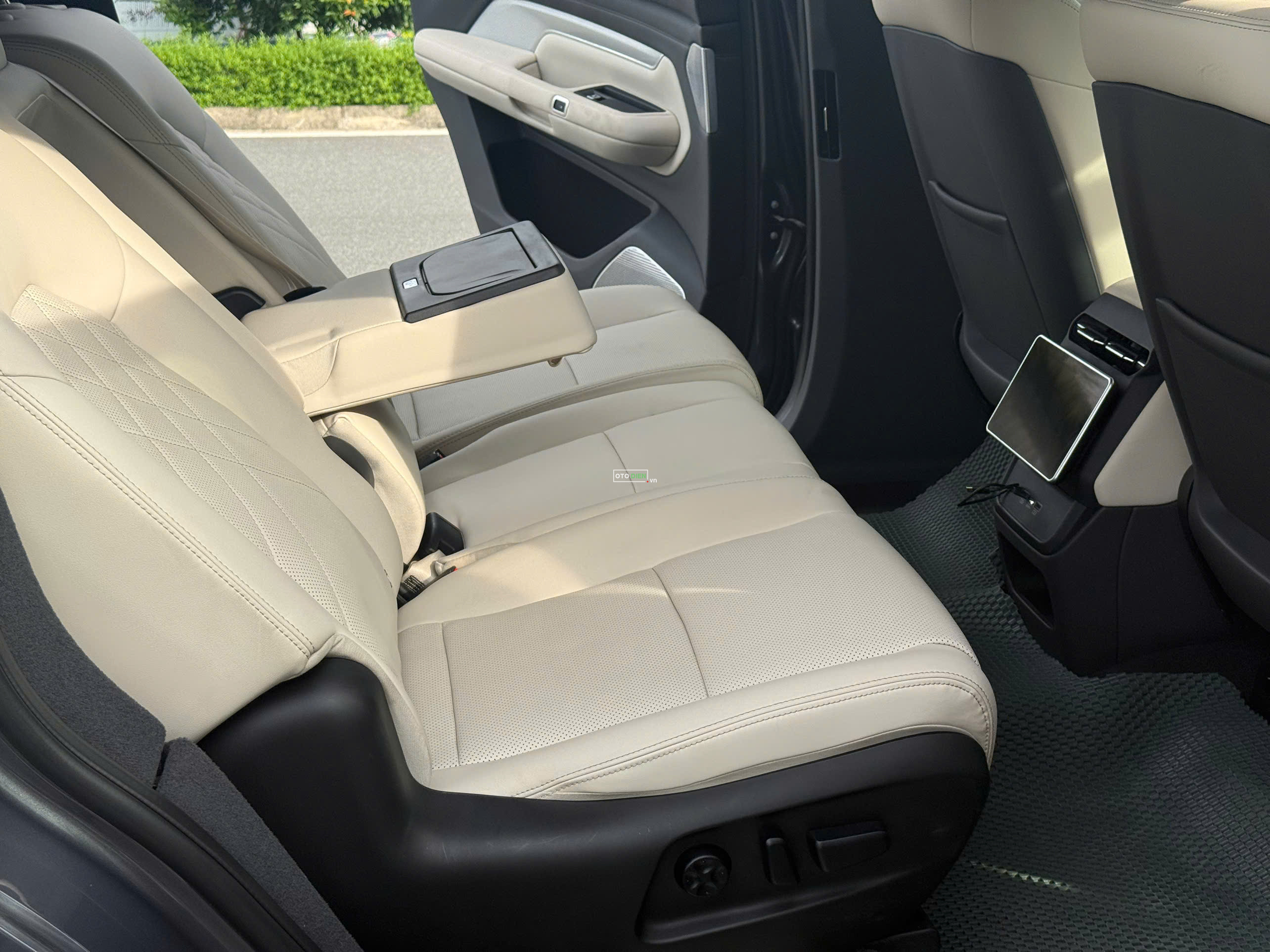 VinFast VF9 2024 Plus - 40000 km6
