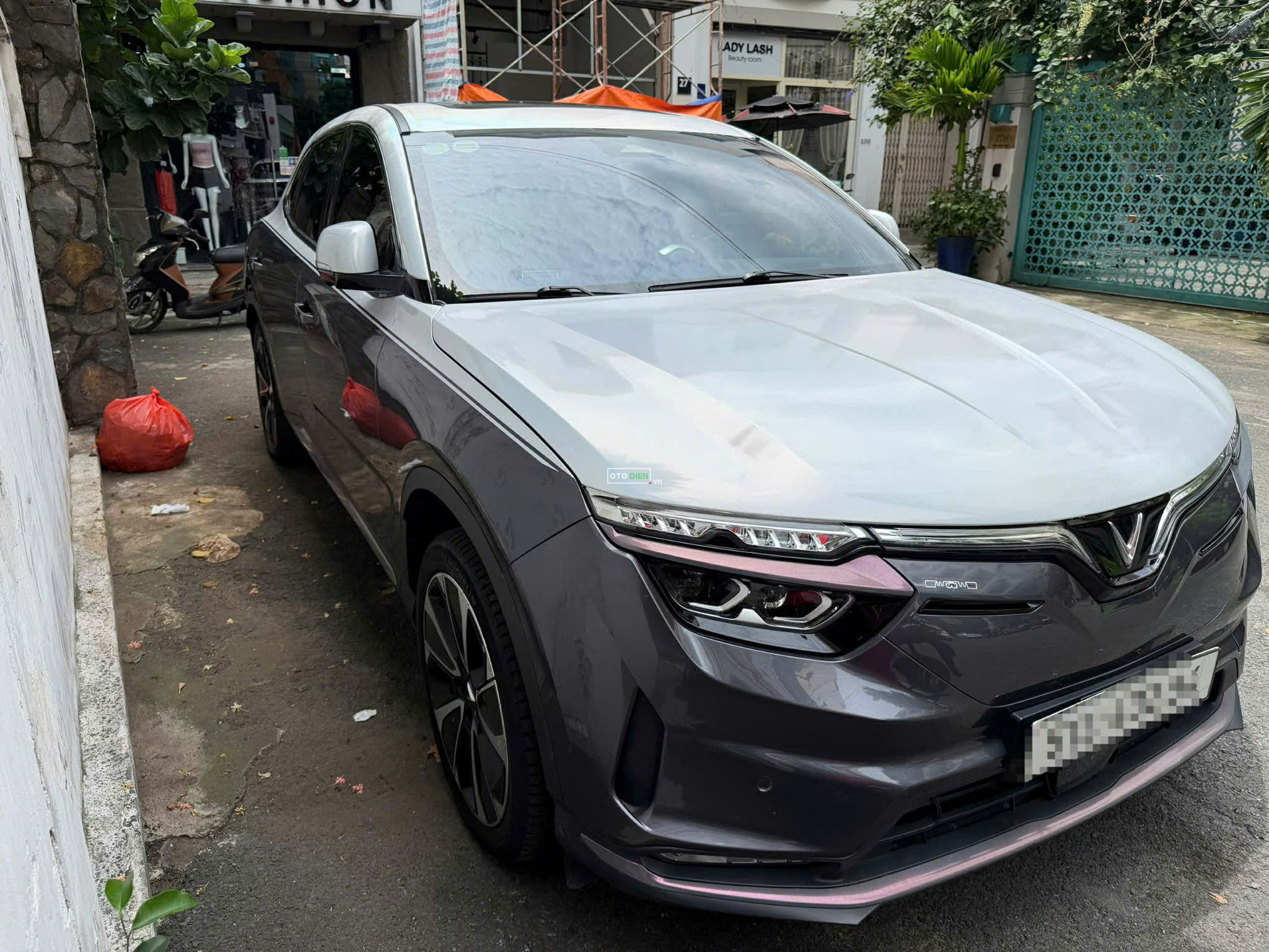 VinFast VF8 2022 Plus - 65000 km1