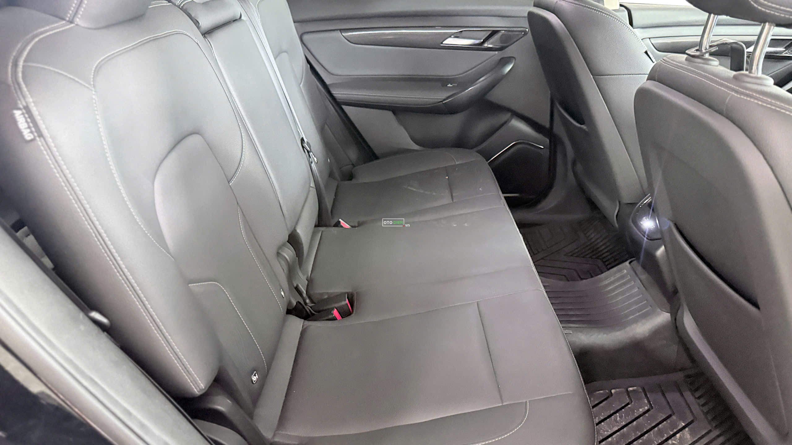 VinFast VF8 2023 Eco - 98000 km6