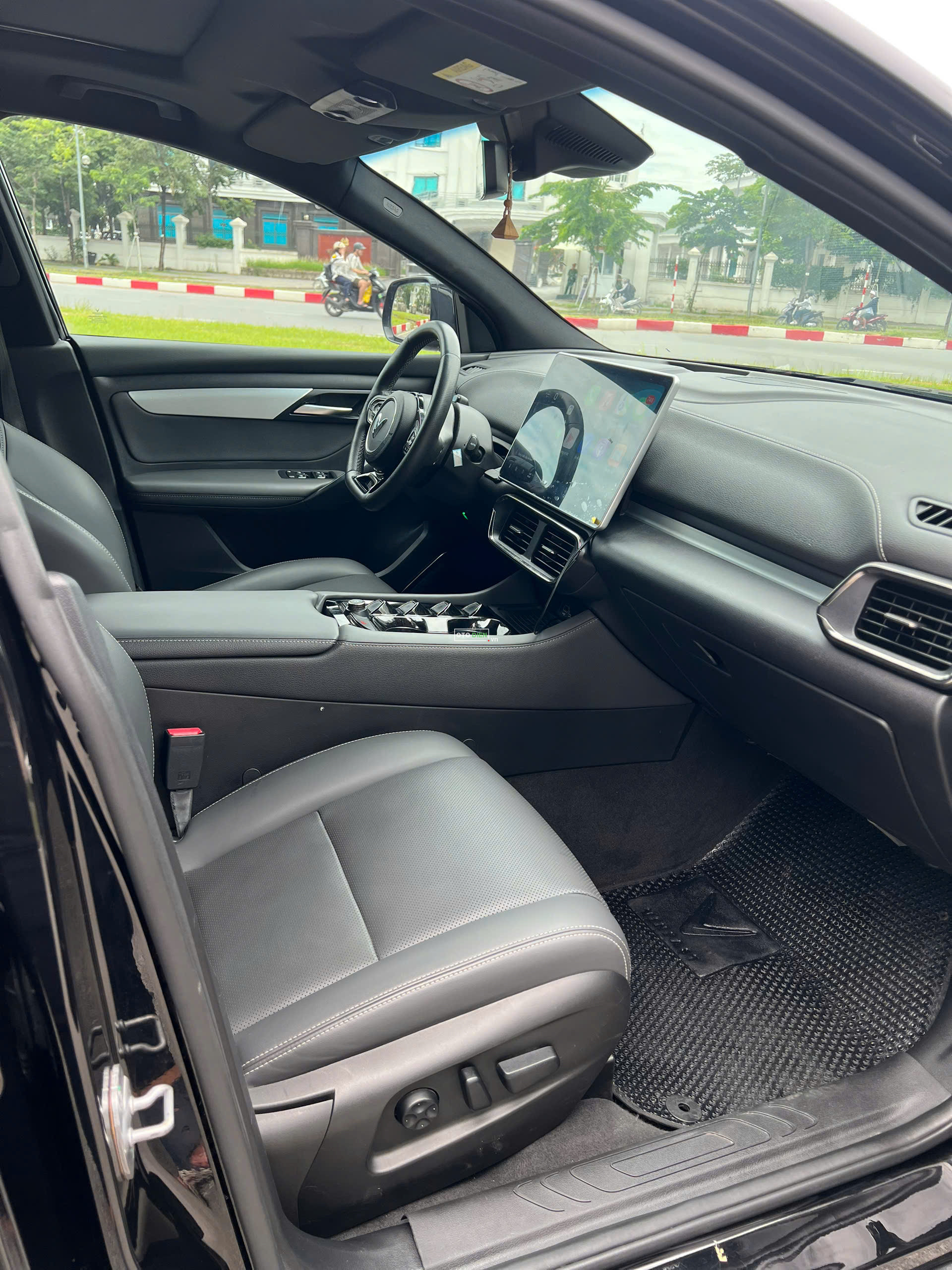 VinFast VF8 2023 Plus - 61000 km5
