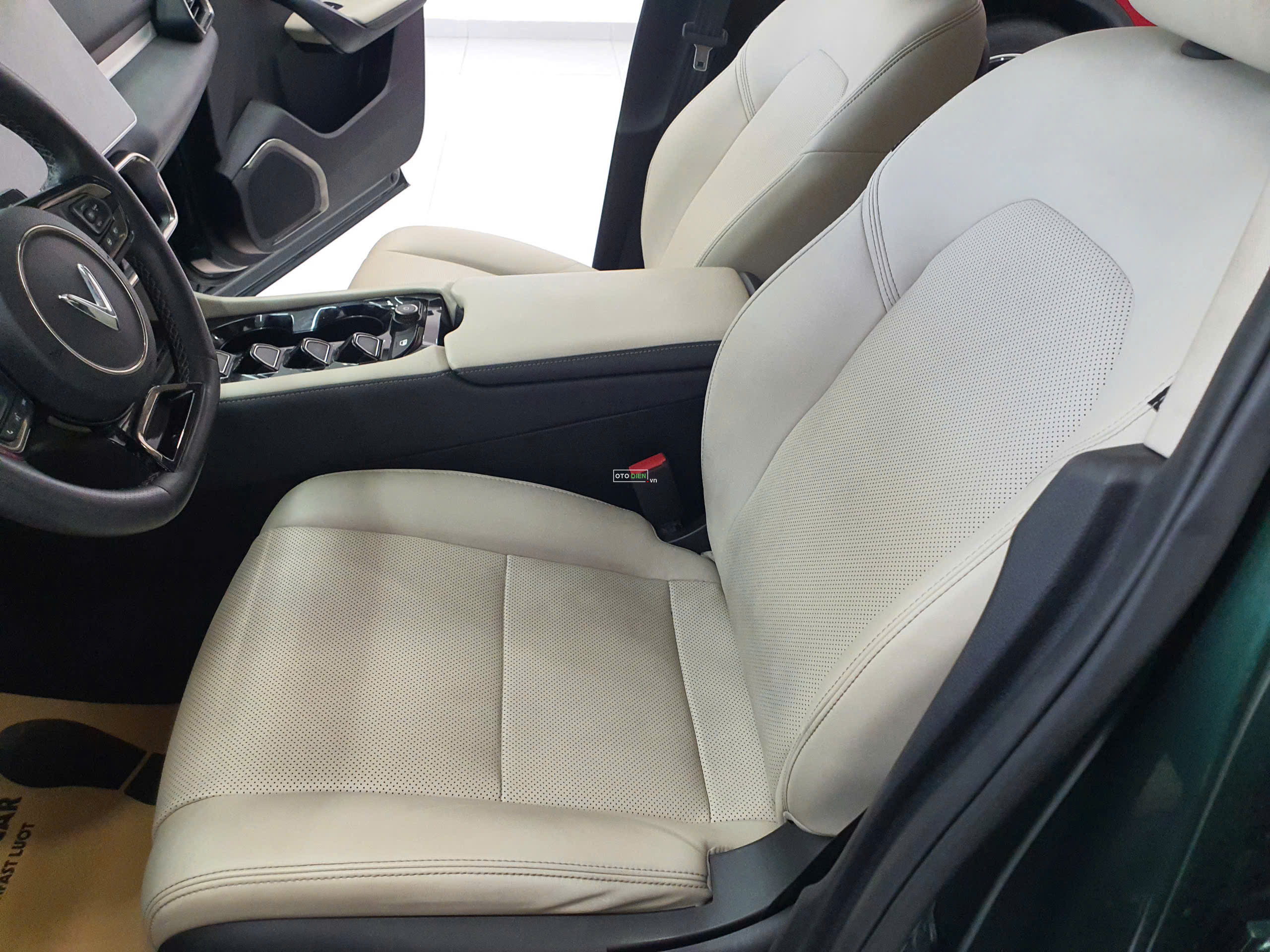 VinFast VF8 2023 Plus - 58000 km4