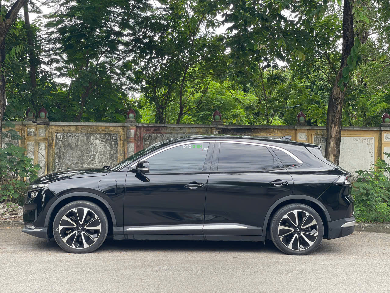 VinFast VF8 2022 Plus - 18000 km2