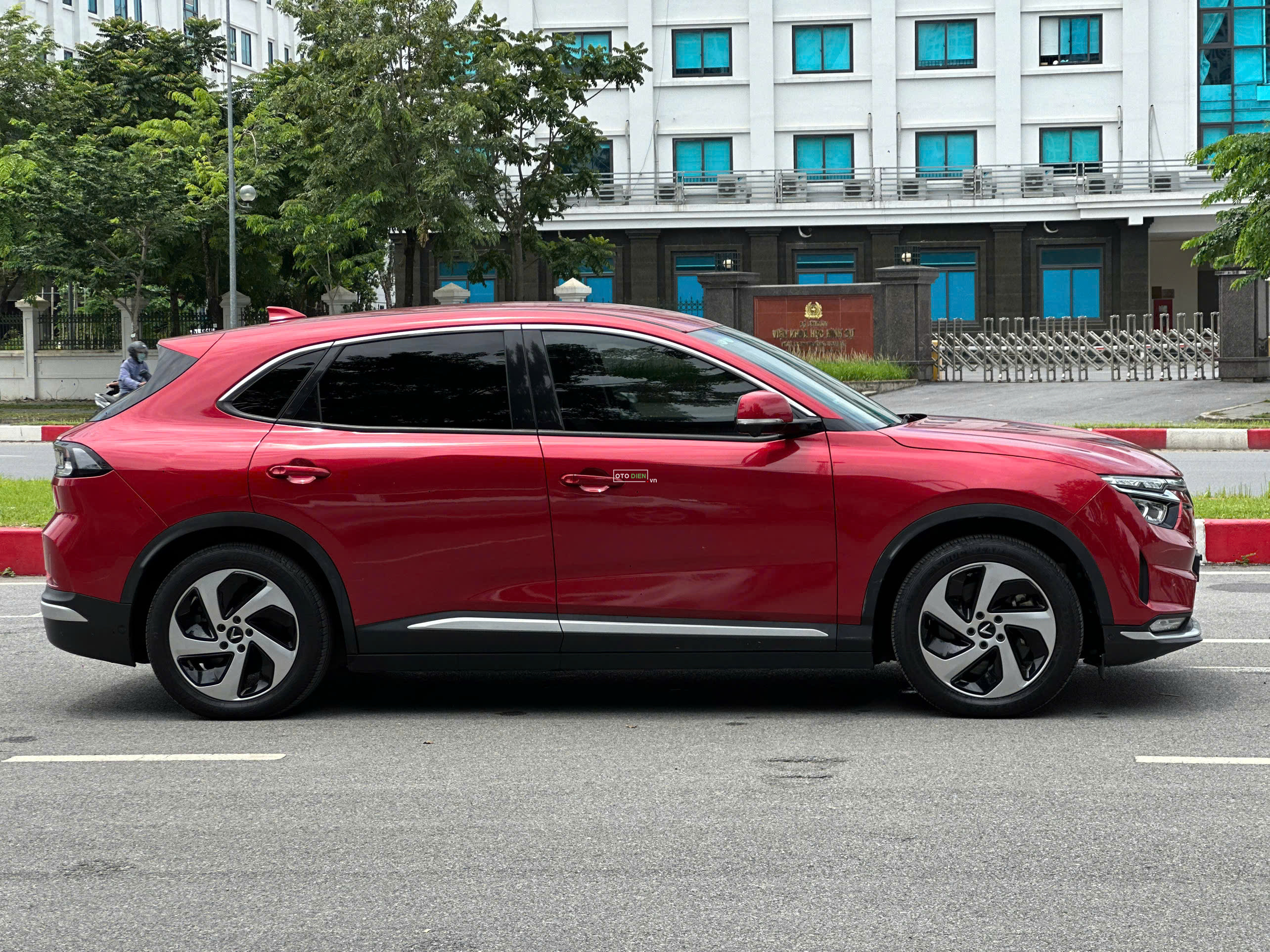 VinFast VF8 2022 Eco - 52000 km1