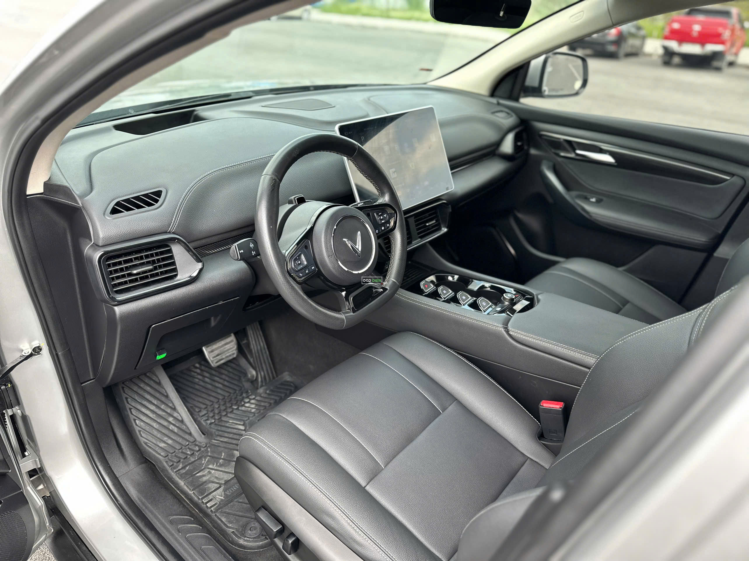 VinFast VF8 2022 Eco - 43000 km8