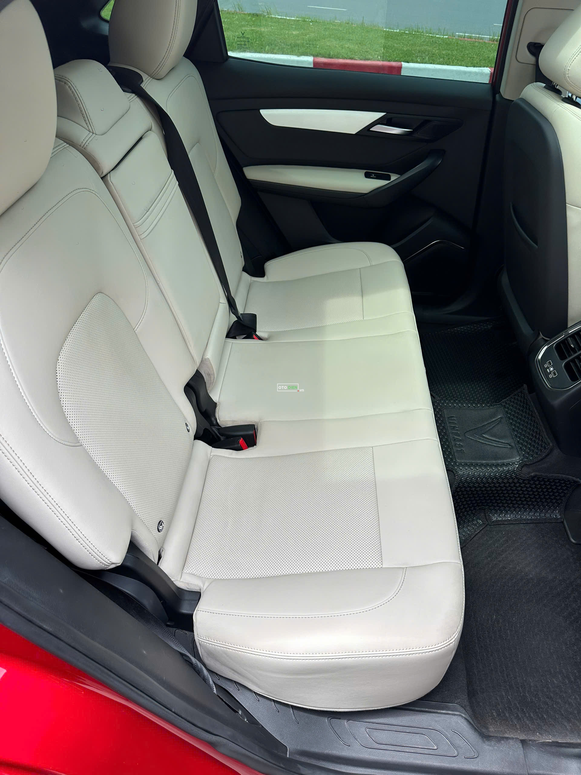VinFast VF8 2023 Plus - 44000 km8